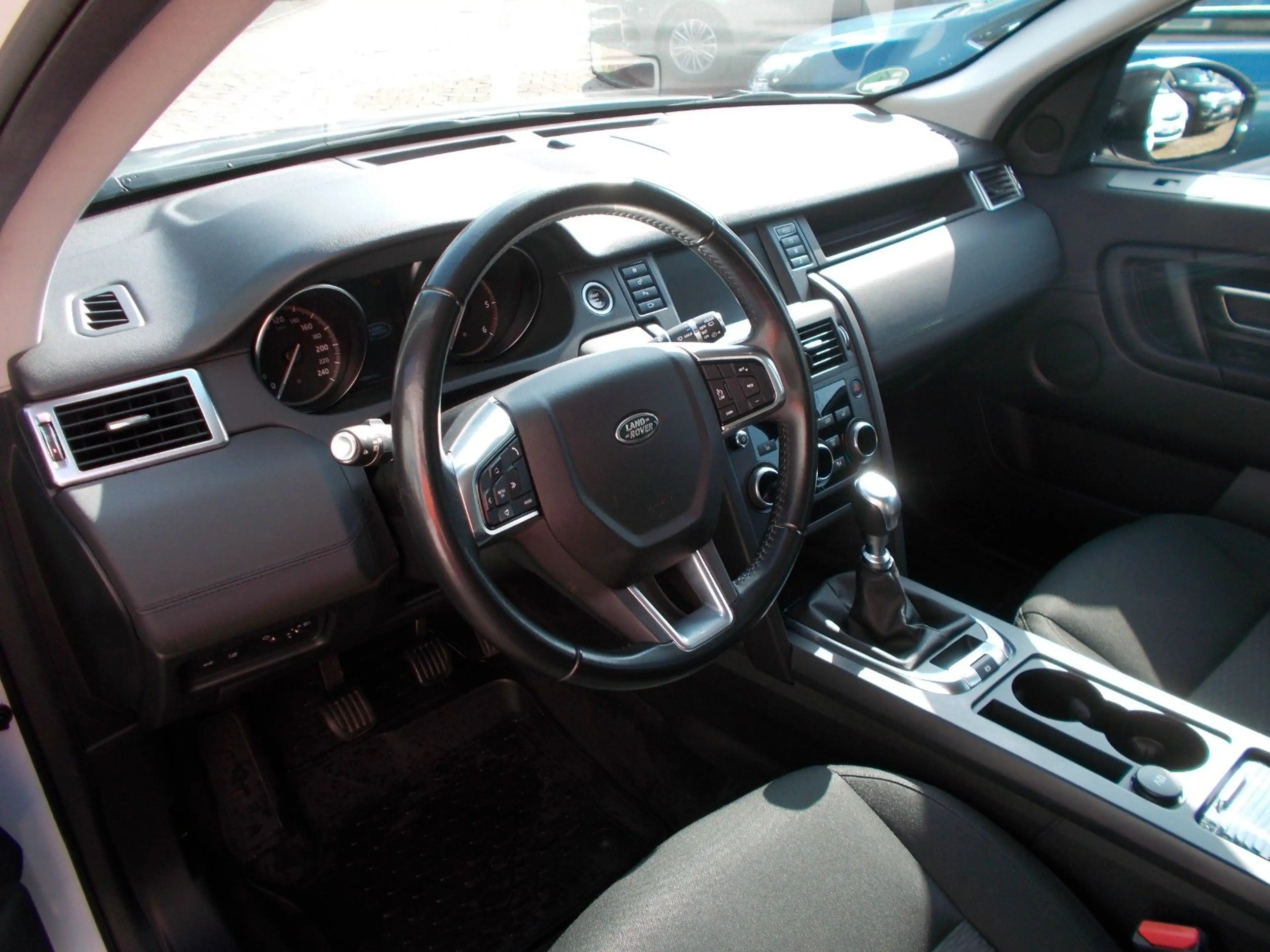 Land Rover Discovery Sport Pure — photo 10