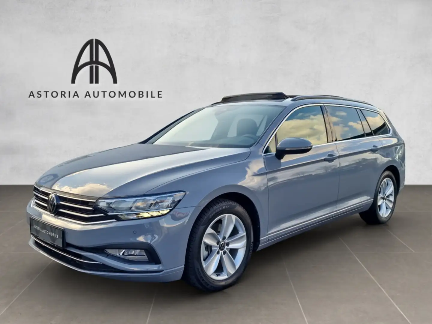 Volkswagen Passat Business AHK KeyLess ACC Massage Panorama Šedá - 1