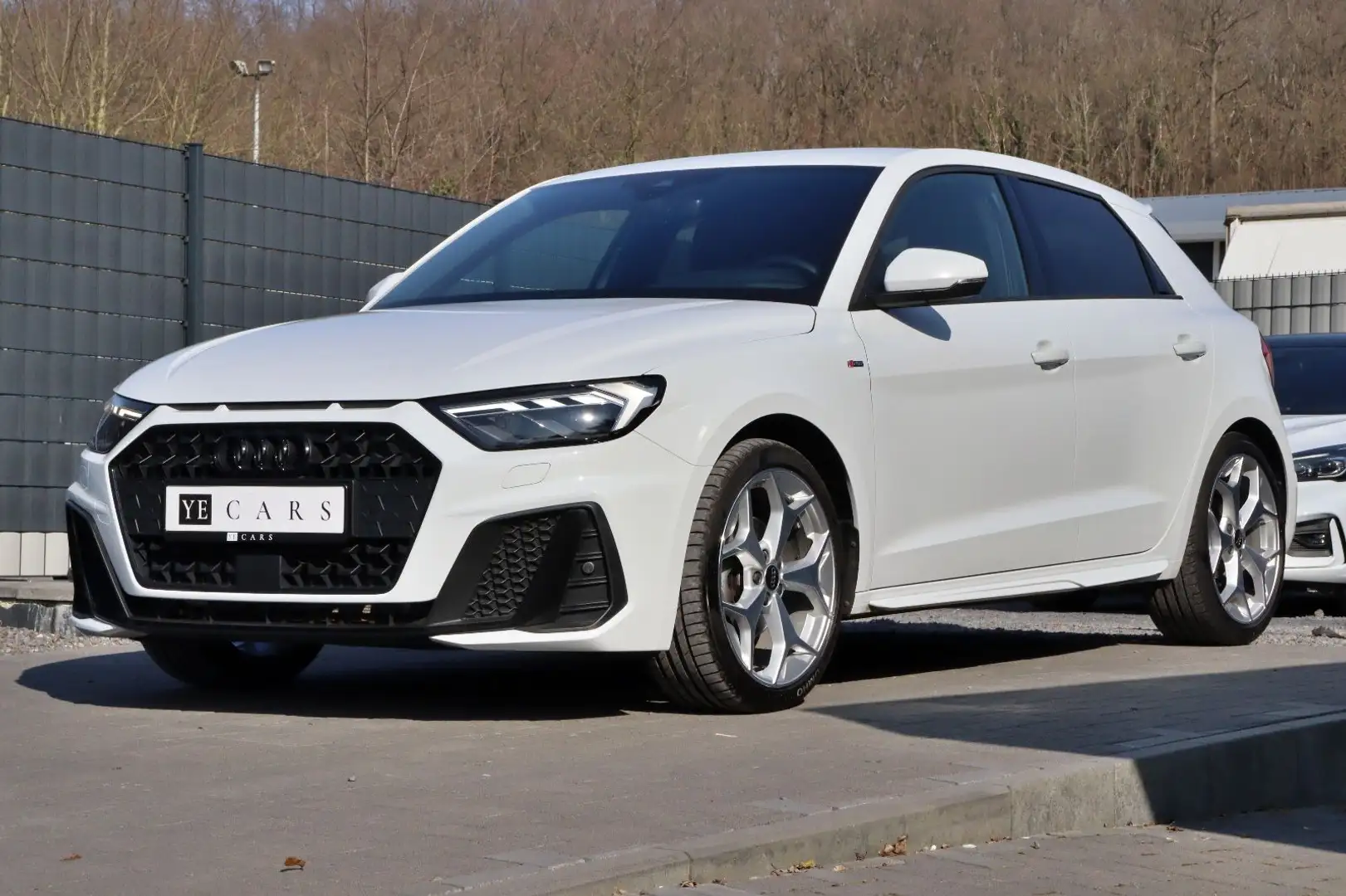 Audi A1 Sportback 35 TFSI S line + LED*RFK*AMBIENT* Wit - 1