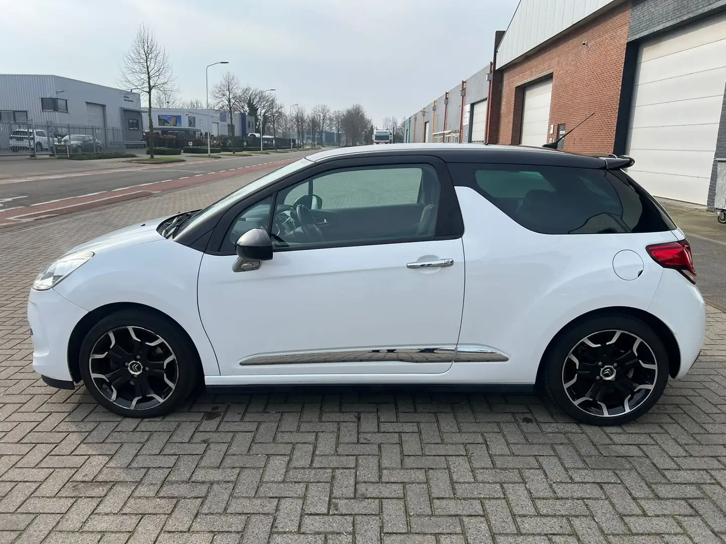 Citroen DS3 1.6 THP Sport Chic Bílá - 1