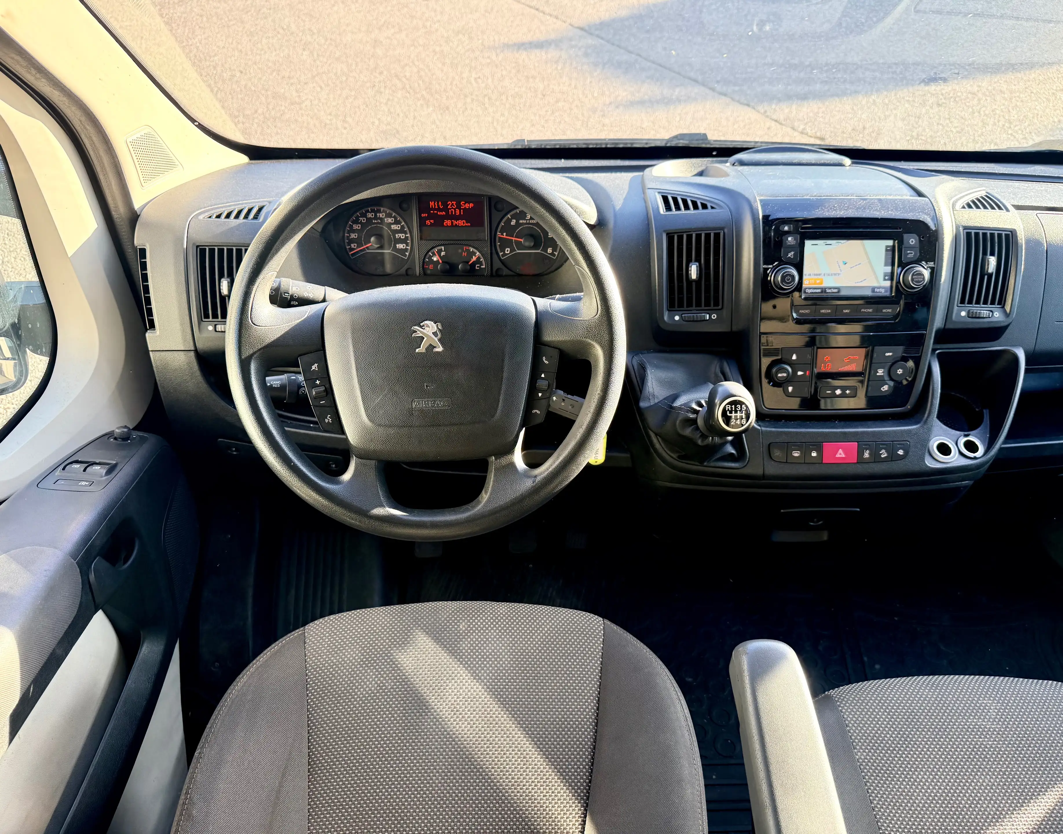 Peugeot Boxer 333 L2H2 Allure Blue-HDi 130 — photo 12