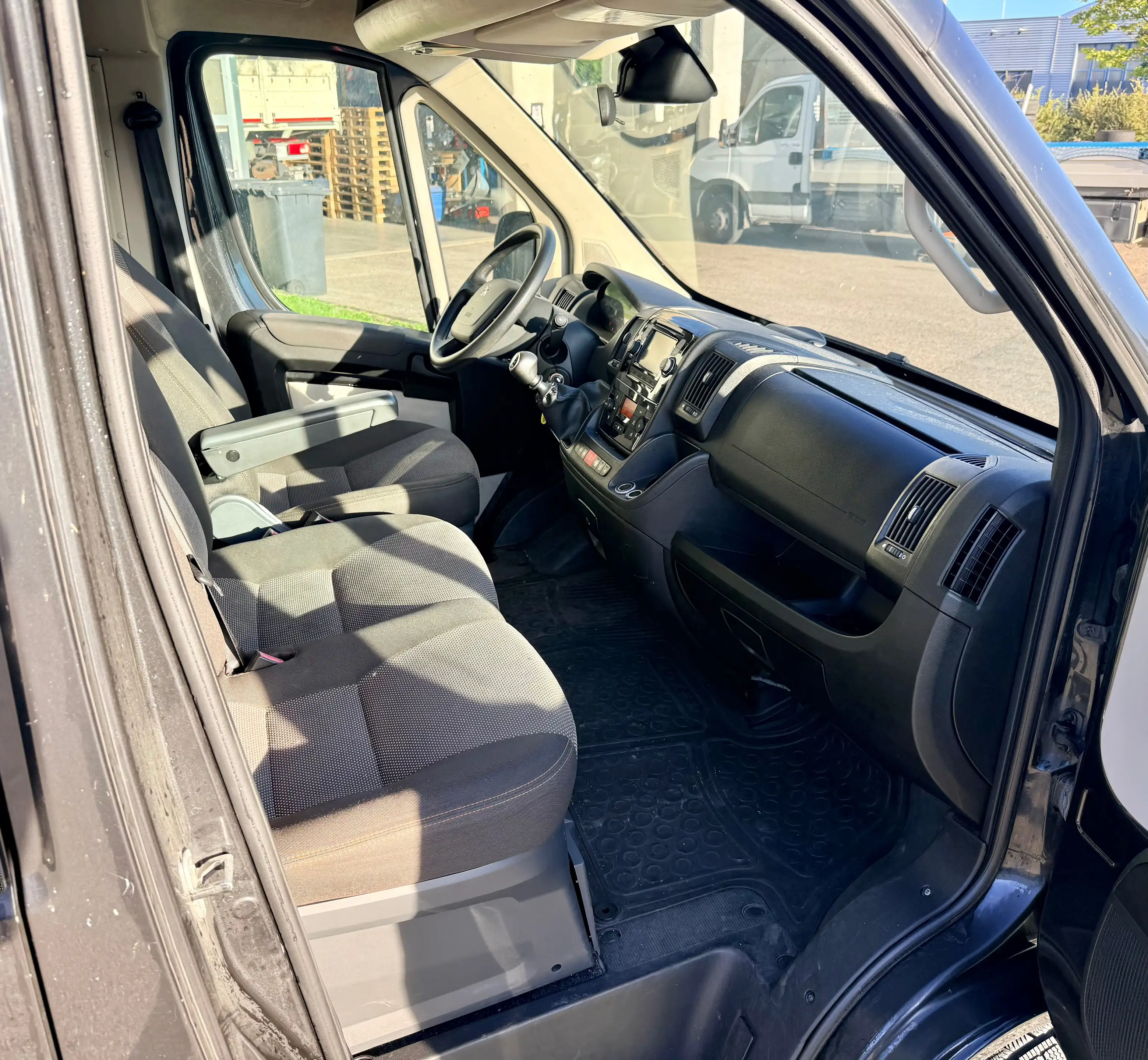 Peugeot Boxer 333 L2H2 Allure Blue-HDi 130 — photo 15