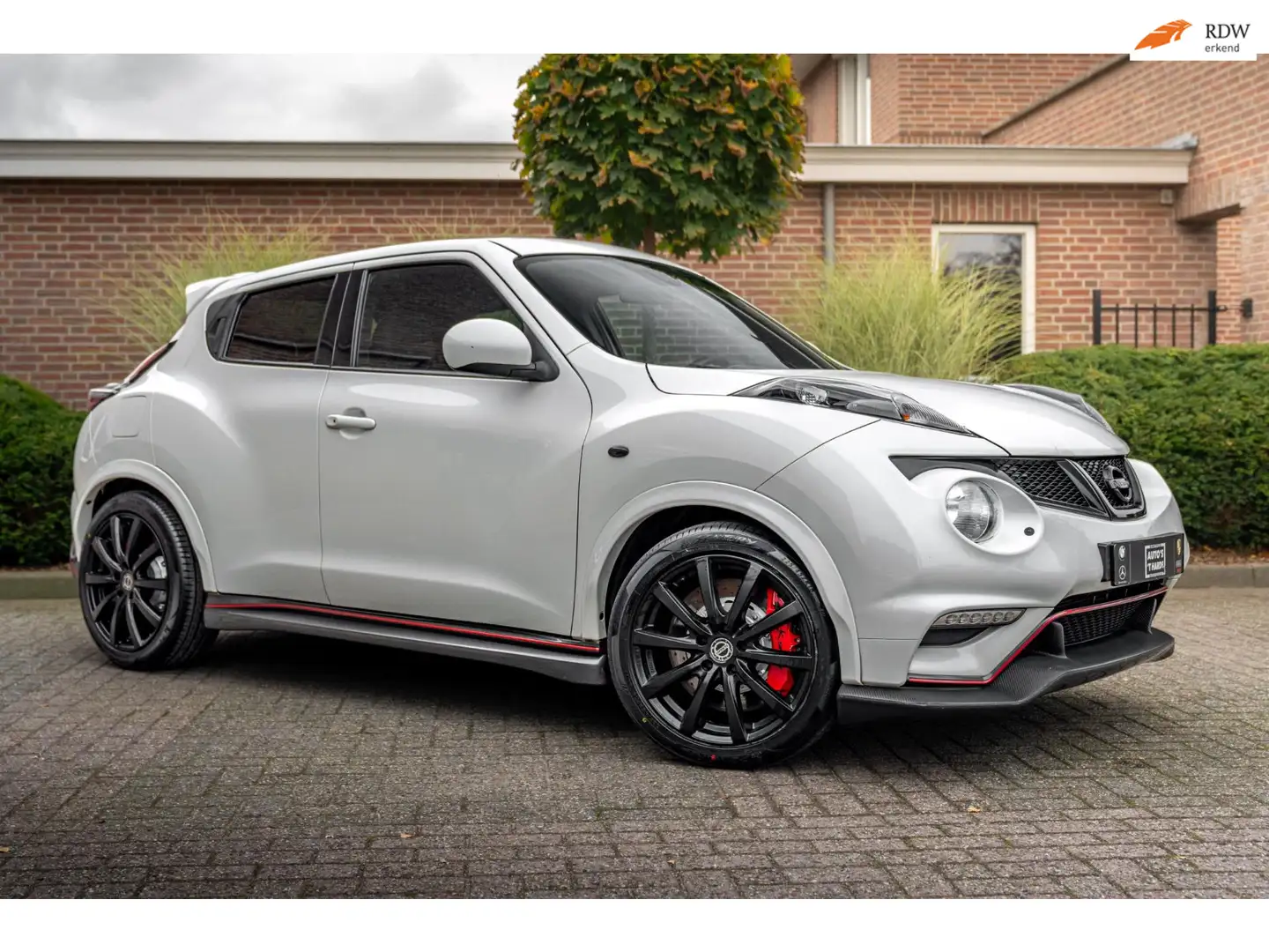 Nissan Juke 1.6 Turbo NISMO Parelmoer Wit Camera LED Alcantara Wit - 1