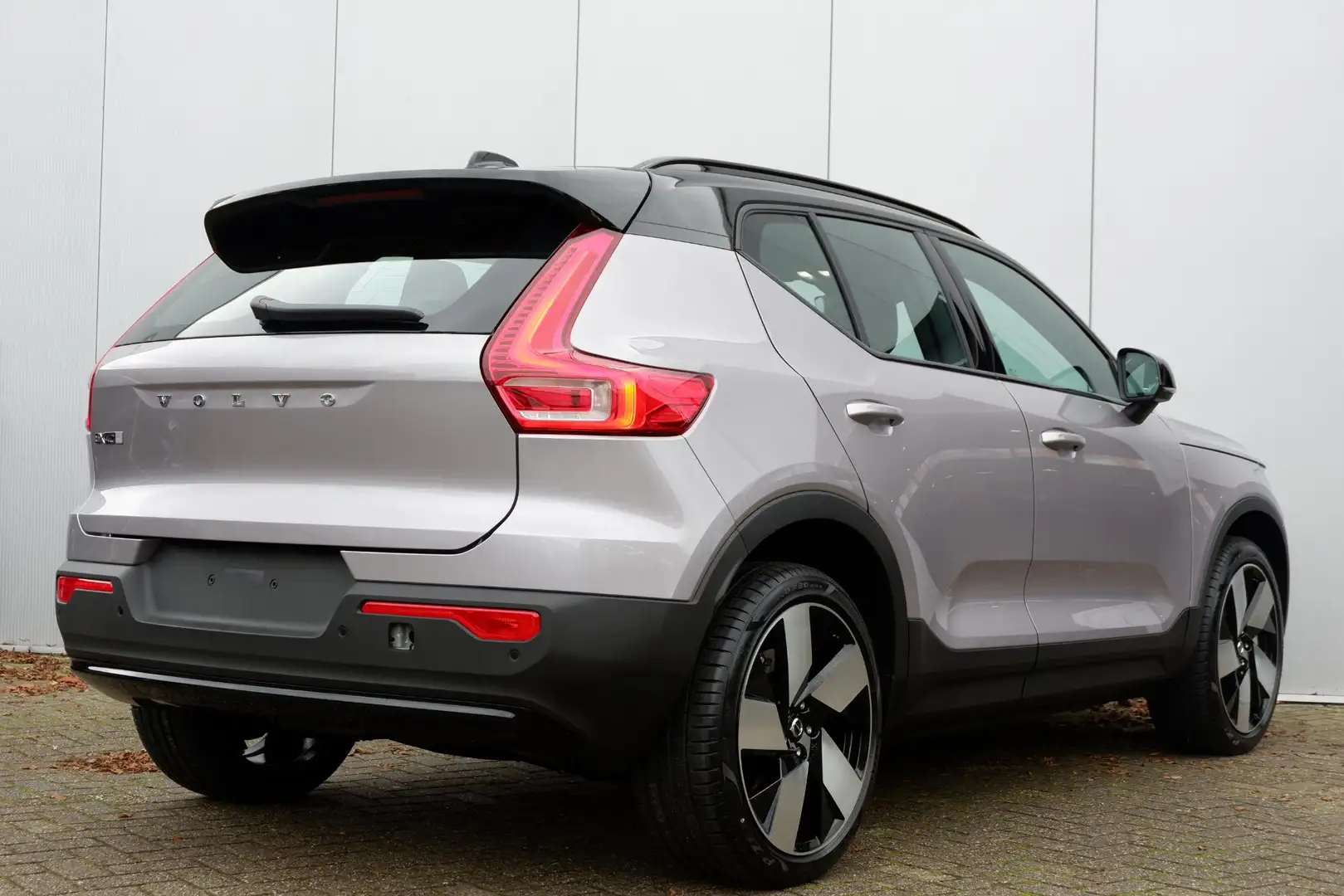 Volvo EX40 Single Motor Extended Range Plus 82 kWh | Direct L Zilver - 2