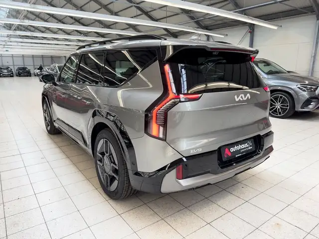 Kia Ev9 view 4