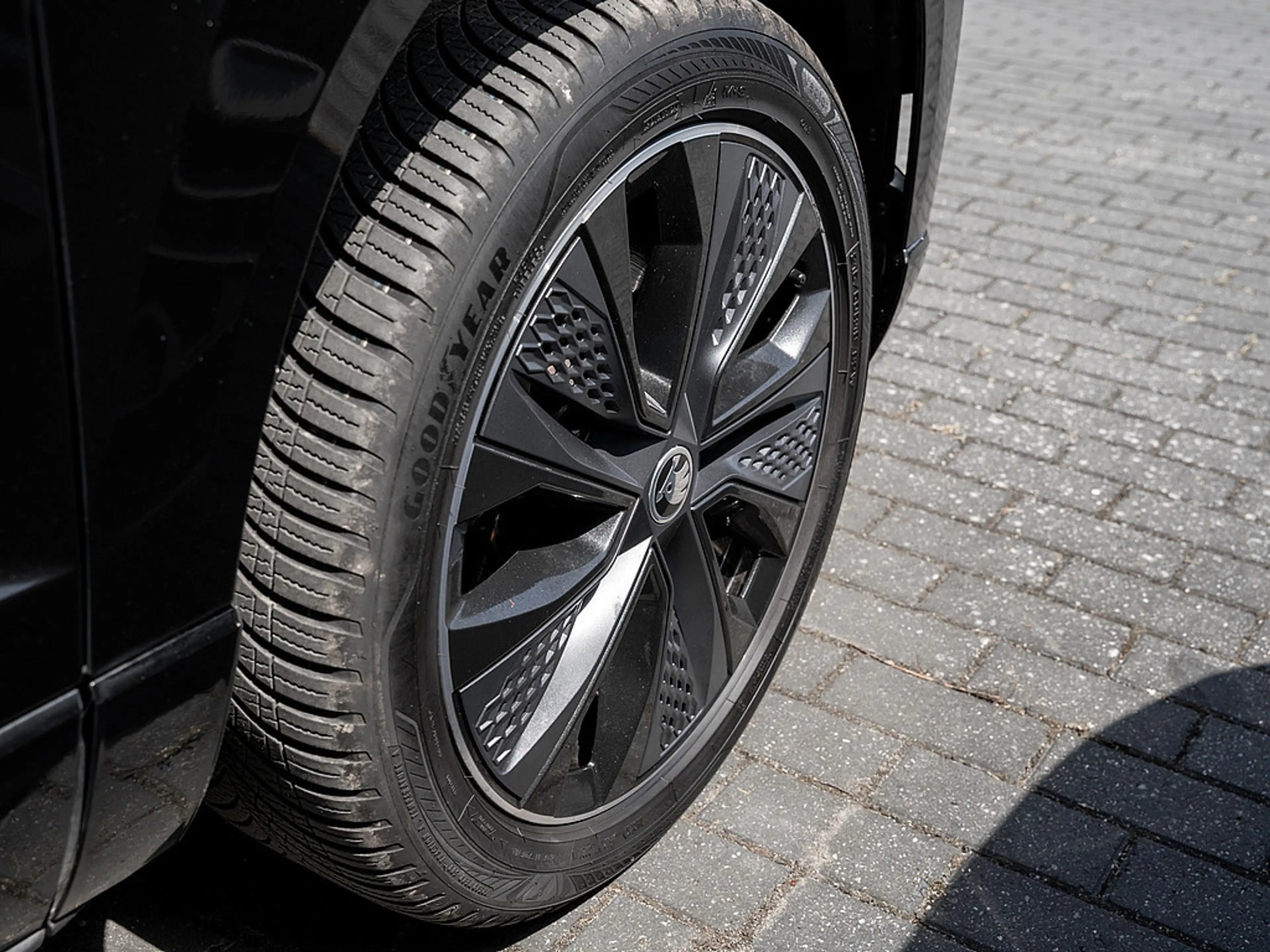 Skoda Karoq 1.5 TSI ACT Sportline KAM MATRIX DCC — photo 5