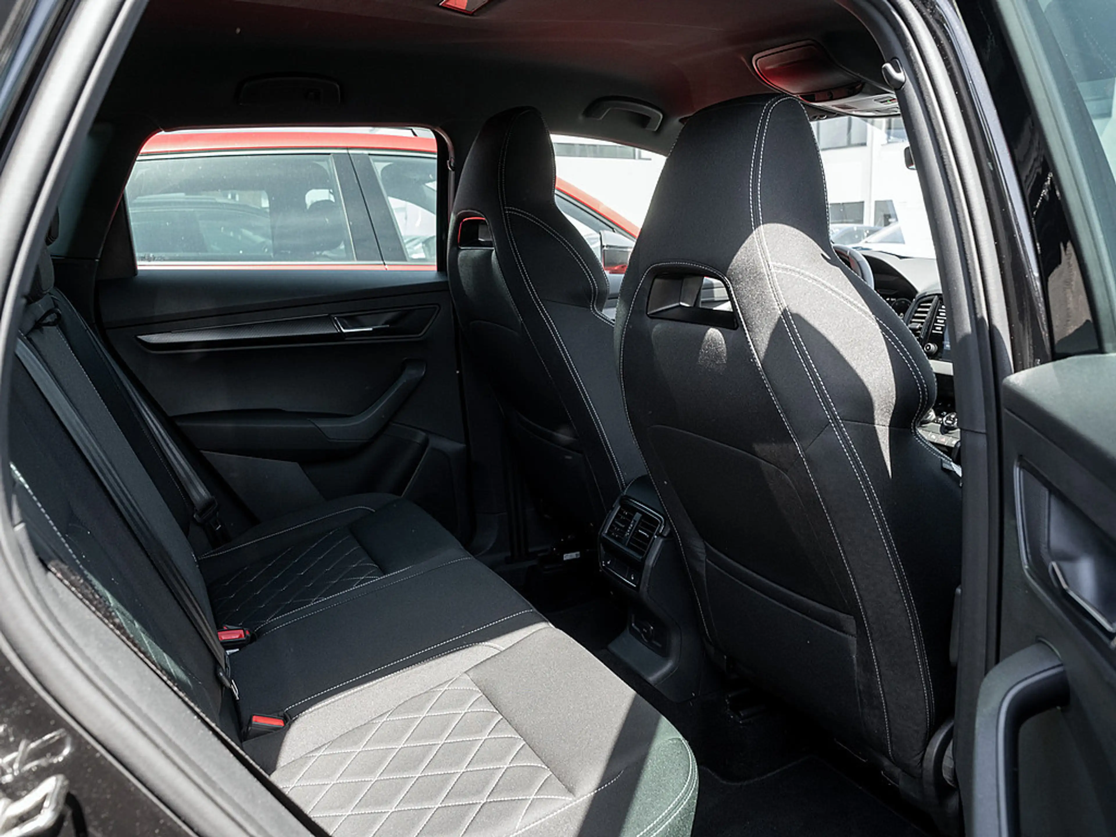 Skoda Karoq 1.5 TSI ACT Sportline KAM MATRIX DCC — photo 4
