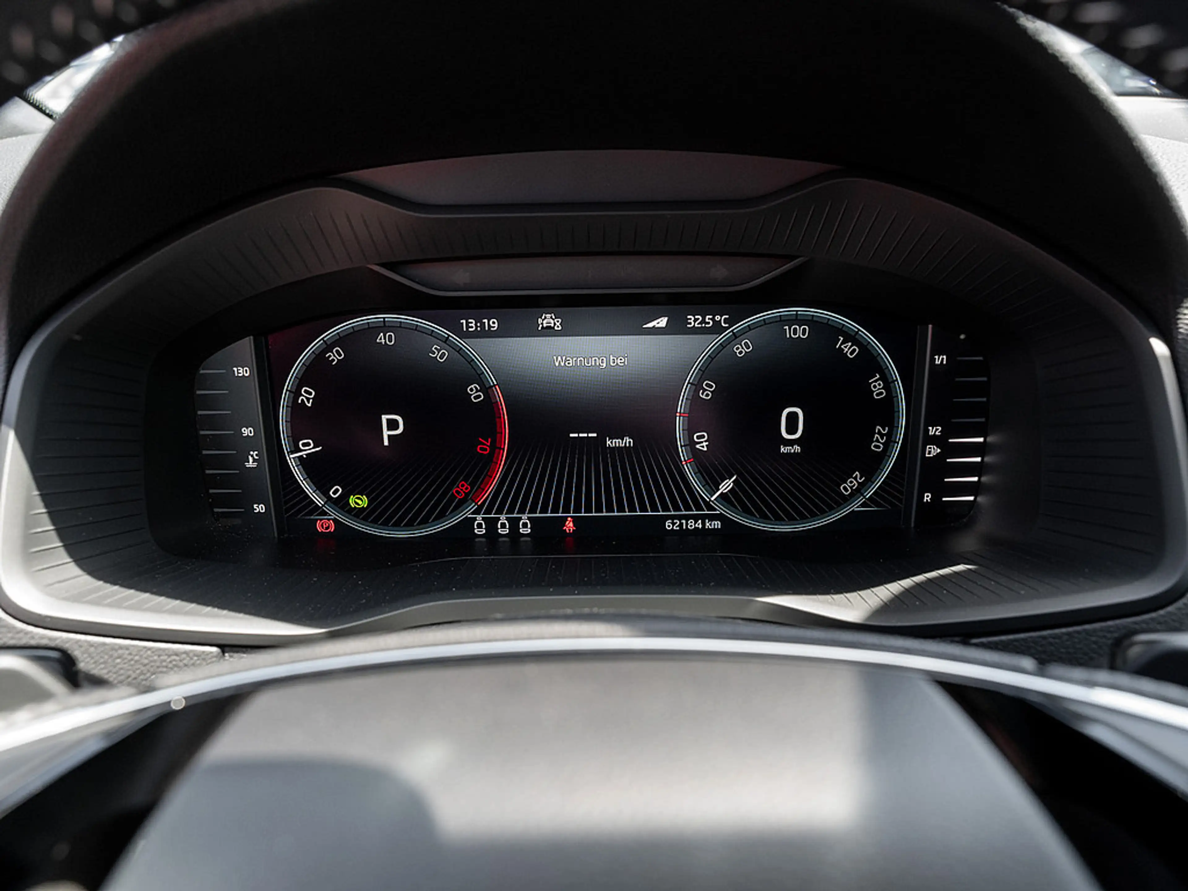 Skoda Karoq 1.5 TSI ACT Sportline KAM MATRIX DCC — photo 11