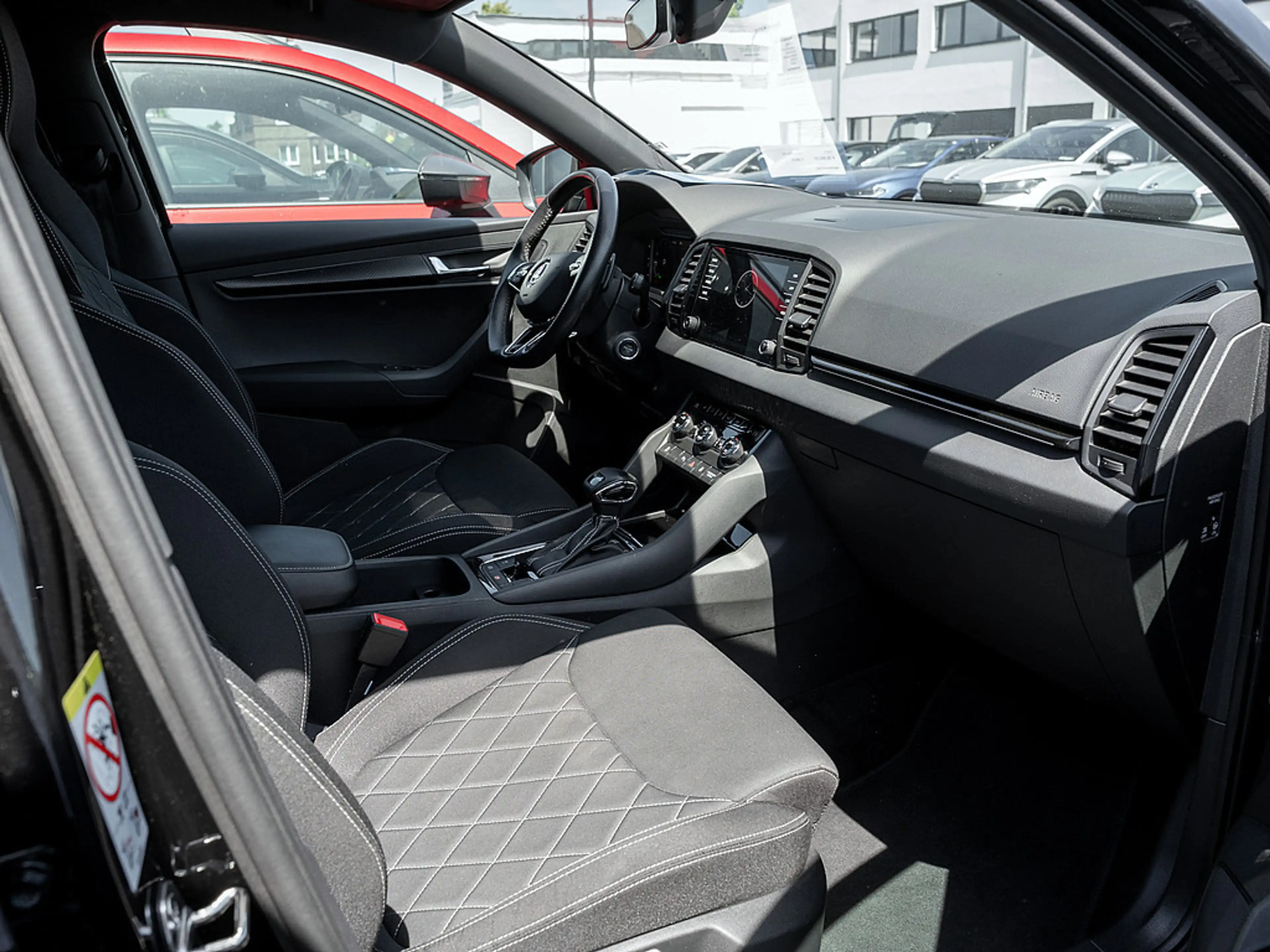 Skoda Karoq 1.5 TSI ACT Sportline KAM MATRIX DCC — photo 2