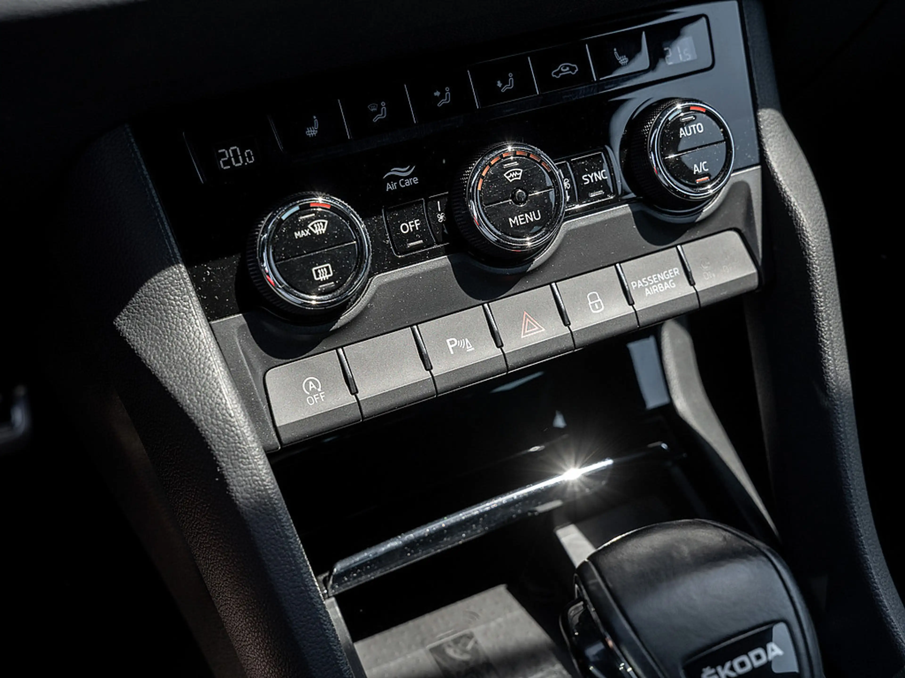 Skoda Karoq 1.5 TSI ACT Sportline KAM MATRIX DCC — photo 8