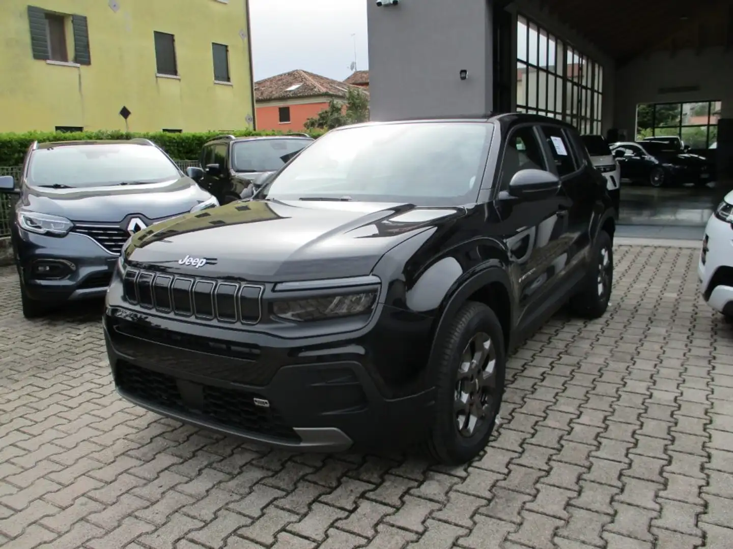 Jeep Avenger 1.2 Turbo Longitude - CarPlay/Led Zwart - 1