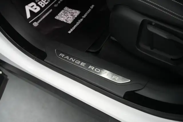 Land Rover Range Rover Velar view 12
