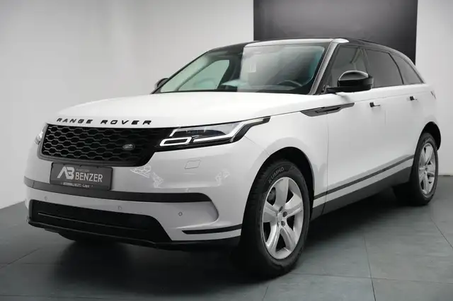 Land Rover Range Rover Velar view 4