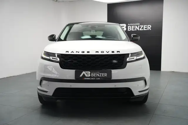 Land Rover Range Rover Velar view 3