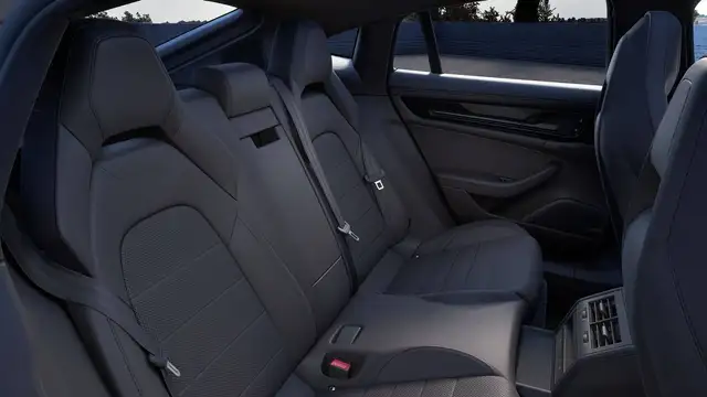 Porsche Panamera view 10
