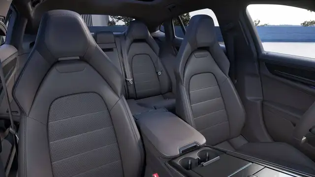 Porsche Panamera view 9