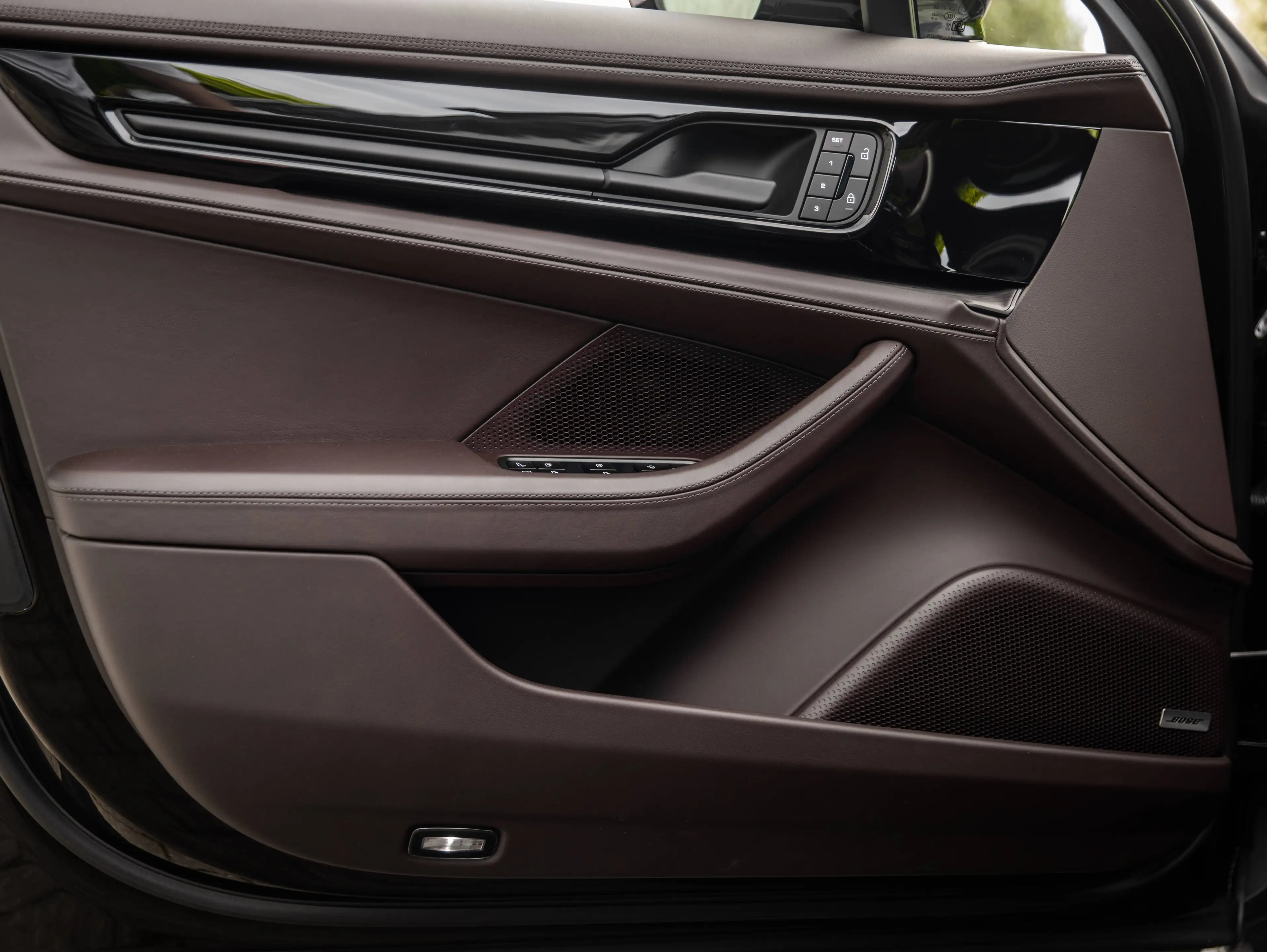 Porsche Panamera Panamera 4 E-Hybrid/INNO/AIR SUSP/HD MATRIX/PANO/360/SPORT EXH/21"/SOFT CLOSE/BOSE/MEMORY — photo 6