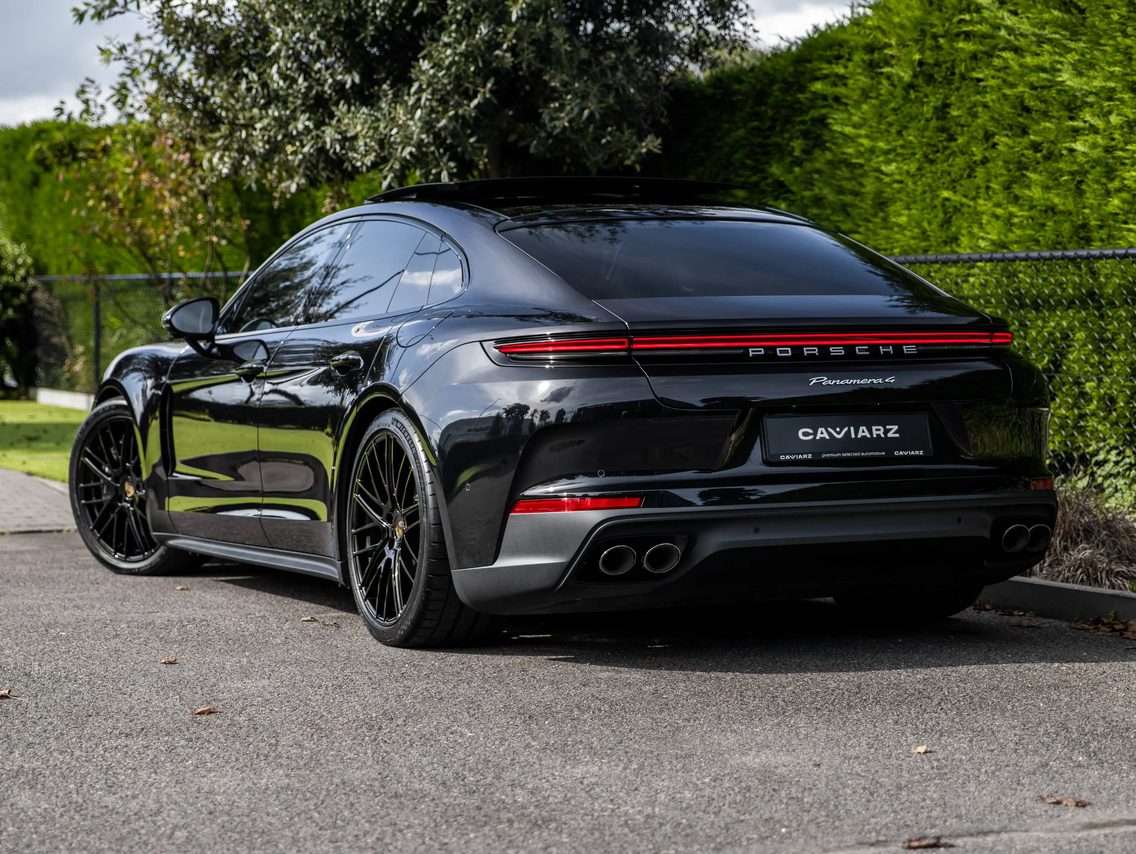 Porsche Panamera Panamera 4 E-Hybrid/INNO/AIR SUSP/HD MATRIX/PANO/360/SPORT EXH/21"/SOFT CLOSE/BOSE/MEMORY — photo 2