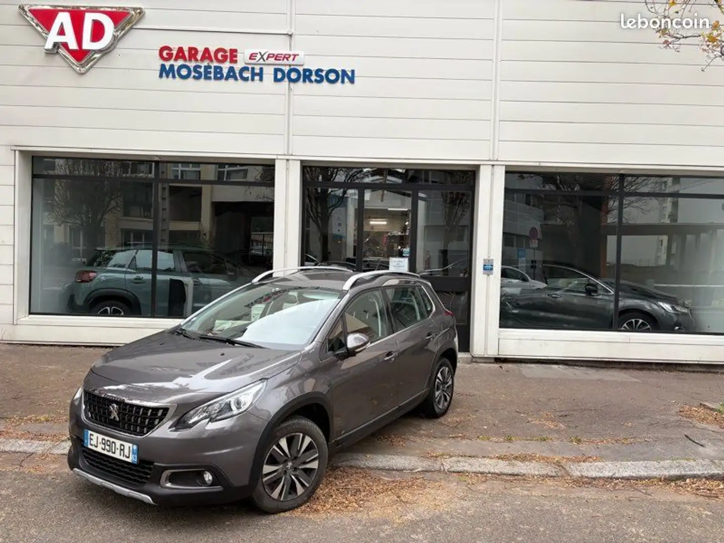 Peugeot 2008 allure 1.2 essence 2017 très bon état Gris - 1