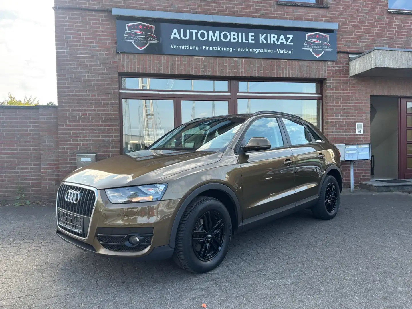 Audi Q3 2.0 TFSI quattro AUTOMATIK SHZ PDC TEMP GARAN Brun - 1