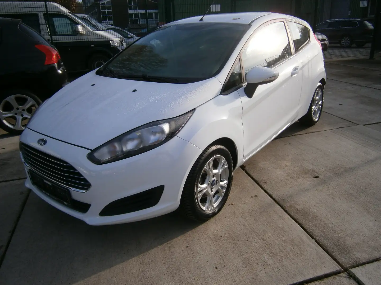 Ford Fiesta Sync Edition Weiß - 2