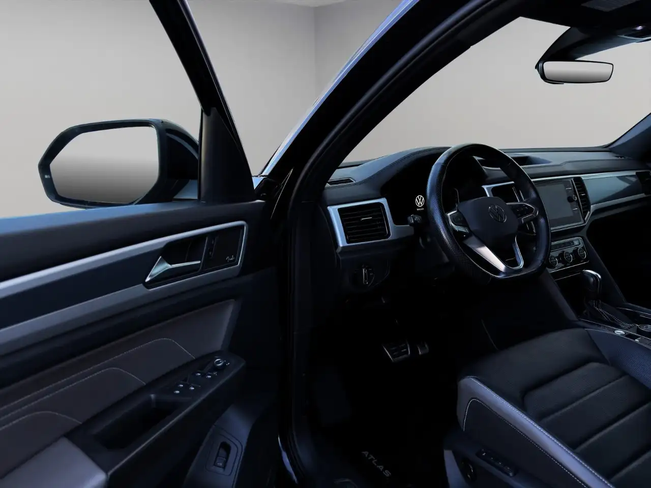 Volkswagen Atlas photo Volkswagen Atlas