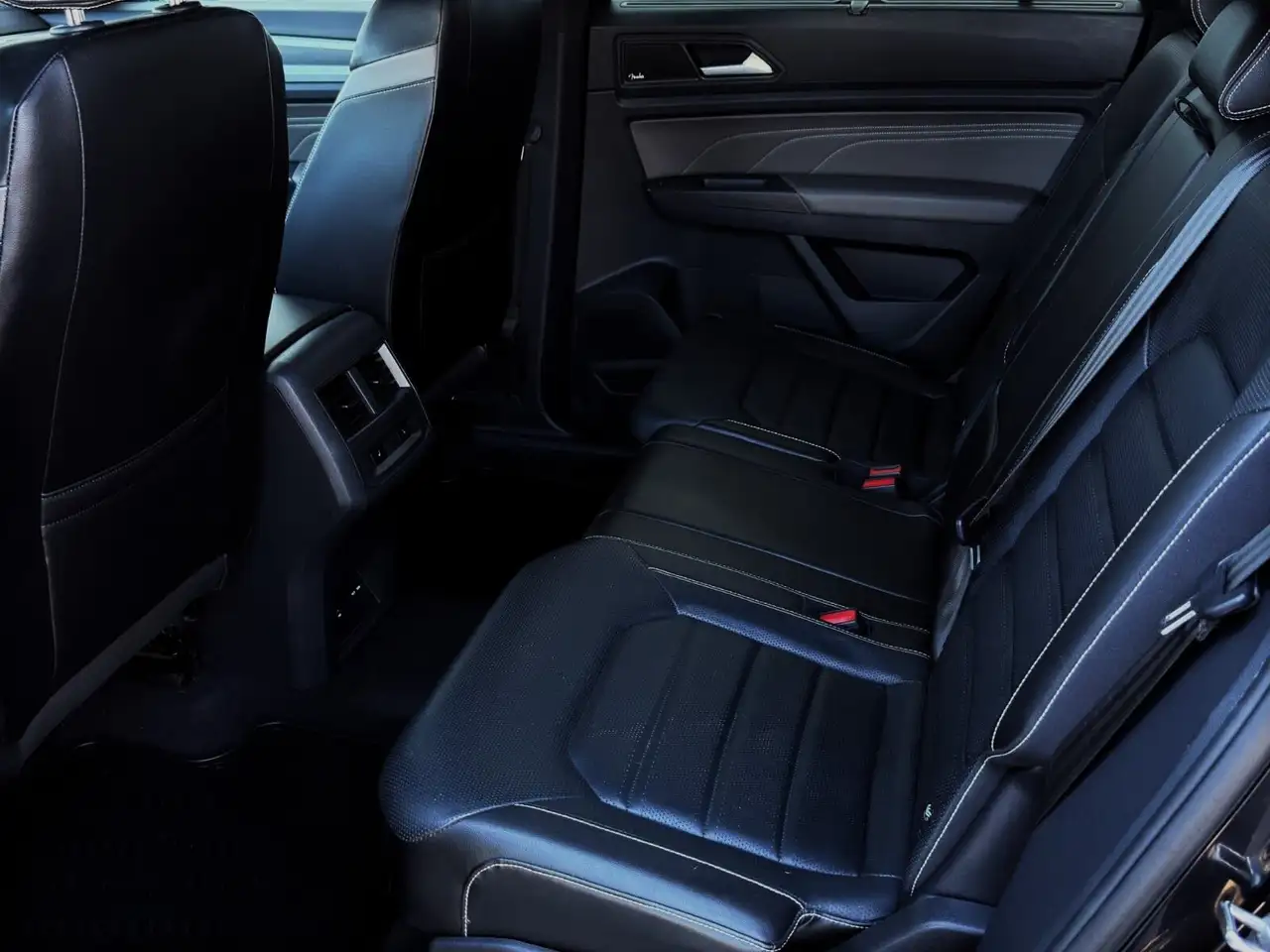 Volkswagen Atlas photo Volkswagen Atlas