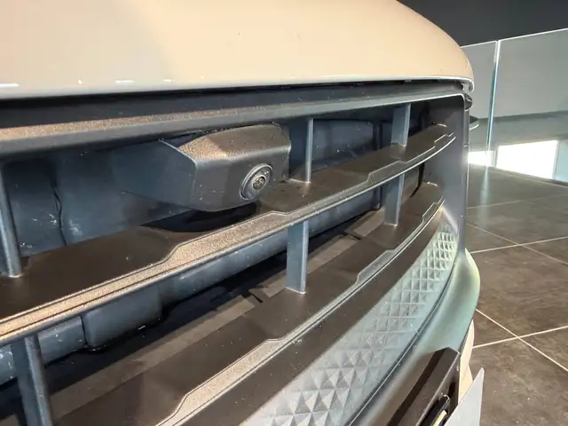 Porsche Macan view 8