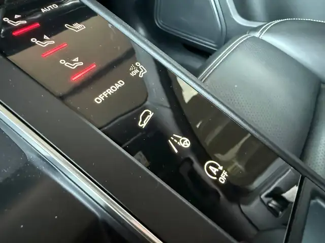 Porsche Macan view 11