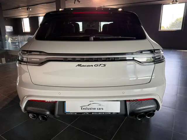 Porsche Macan view 5