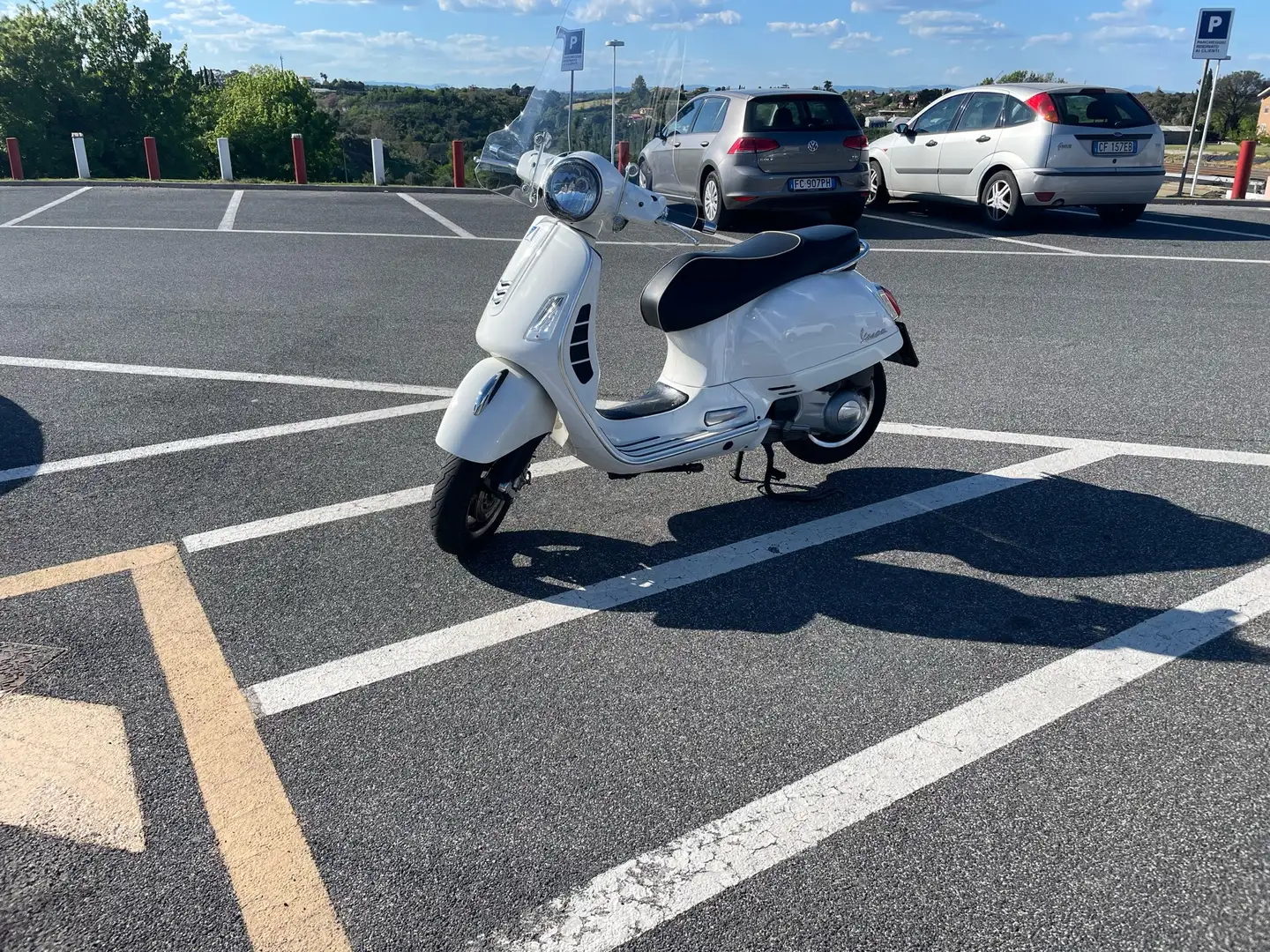 Vespa GTS Super 300 gts super - 2
