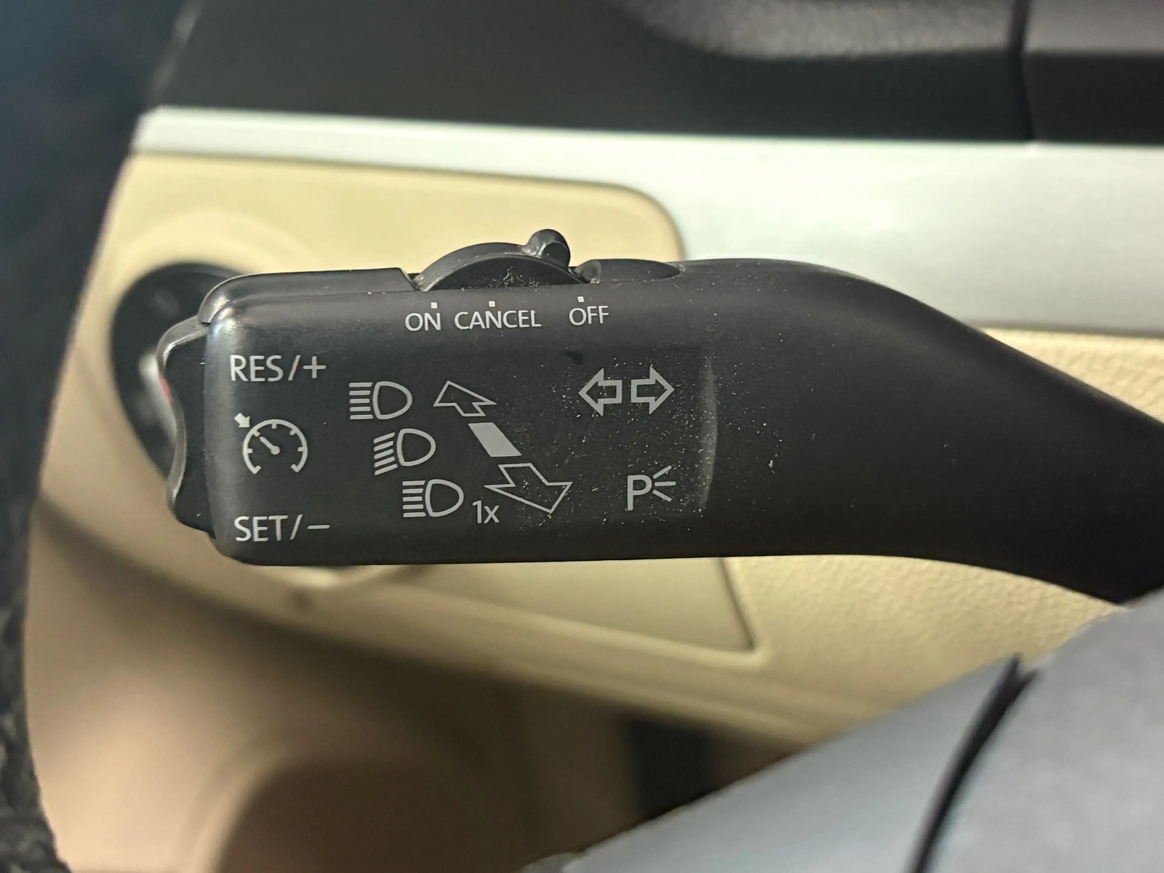 Volkswagen Eos Eos 2.0 CR TDi — photo 13