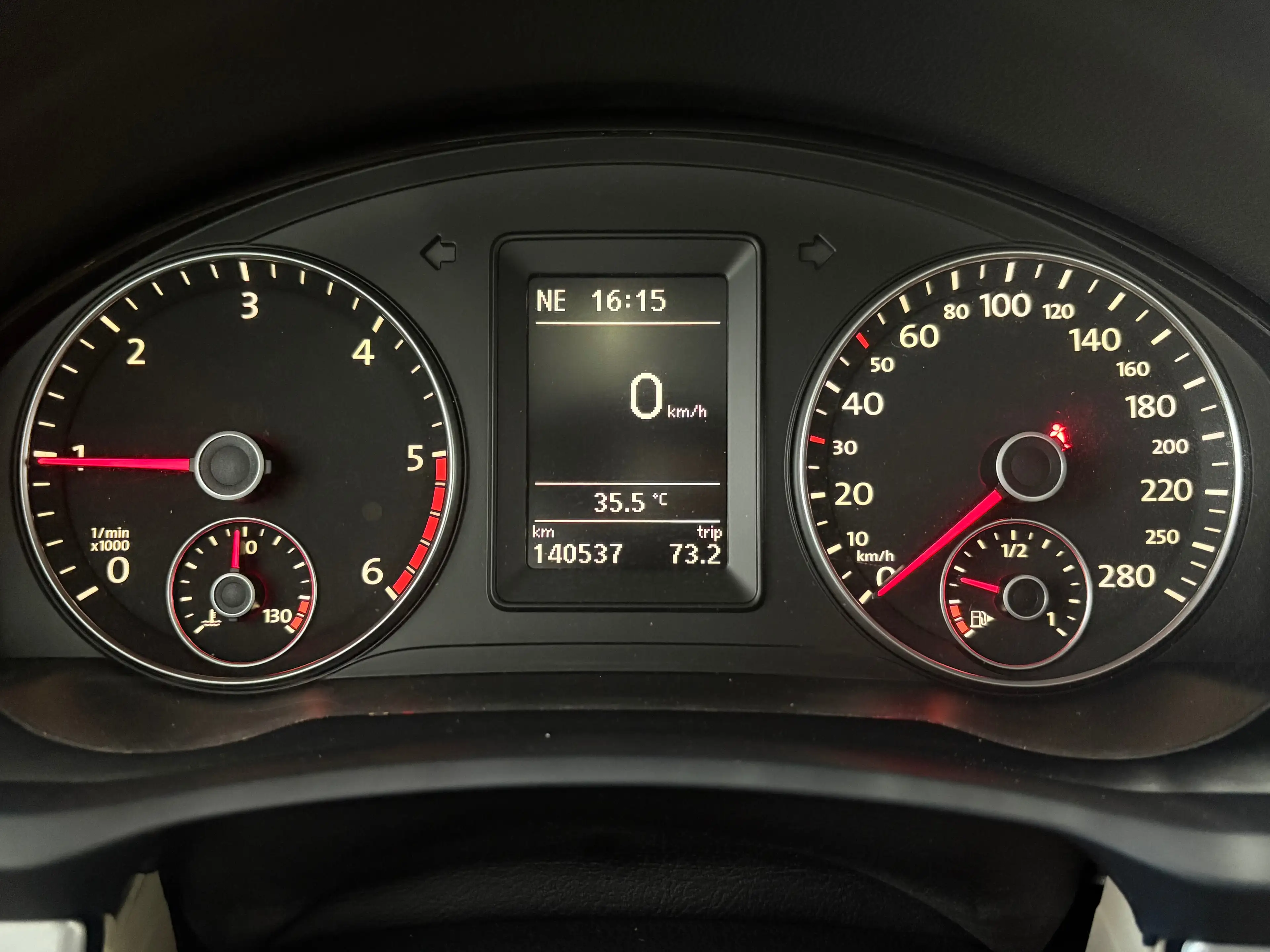 Volkswagen Eos Eos 2.0 CR TDi — photo 11