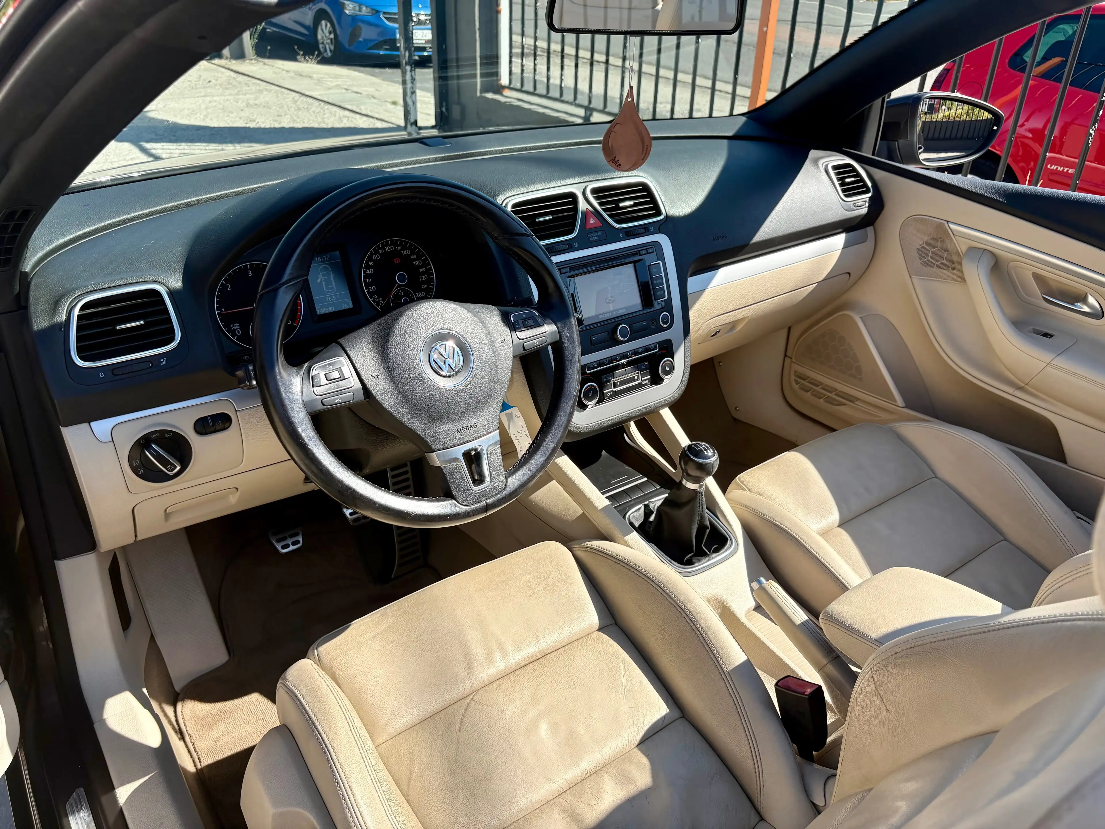 Volkswagen Eos Eos 2.0 CR TDi — photo 12