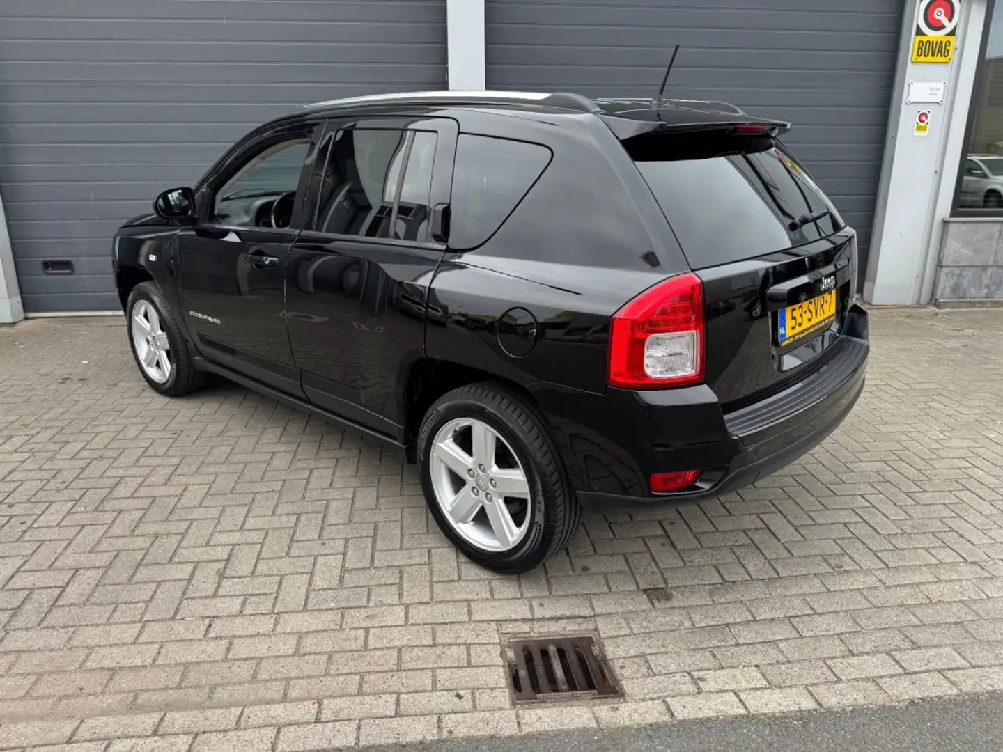 Jeep Compass 2.4 Limited 4WD Zwart - 2