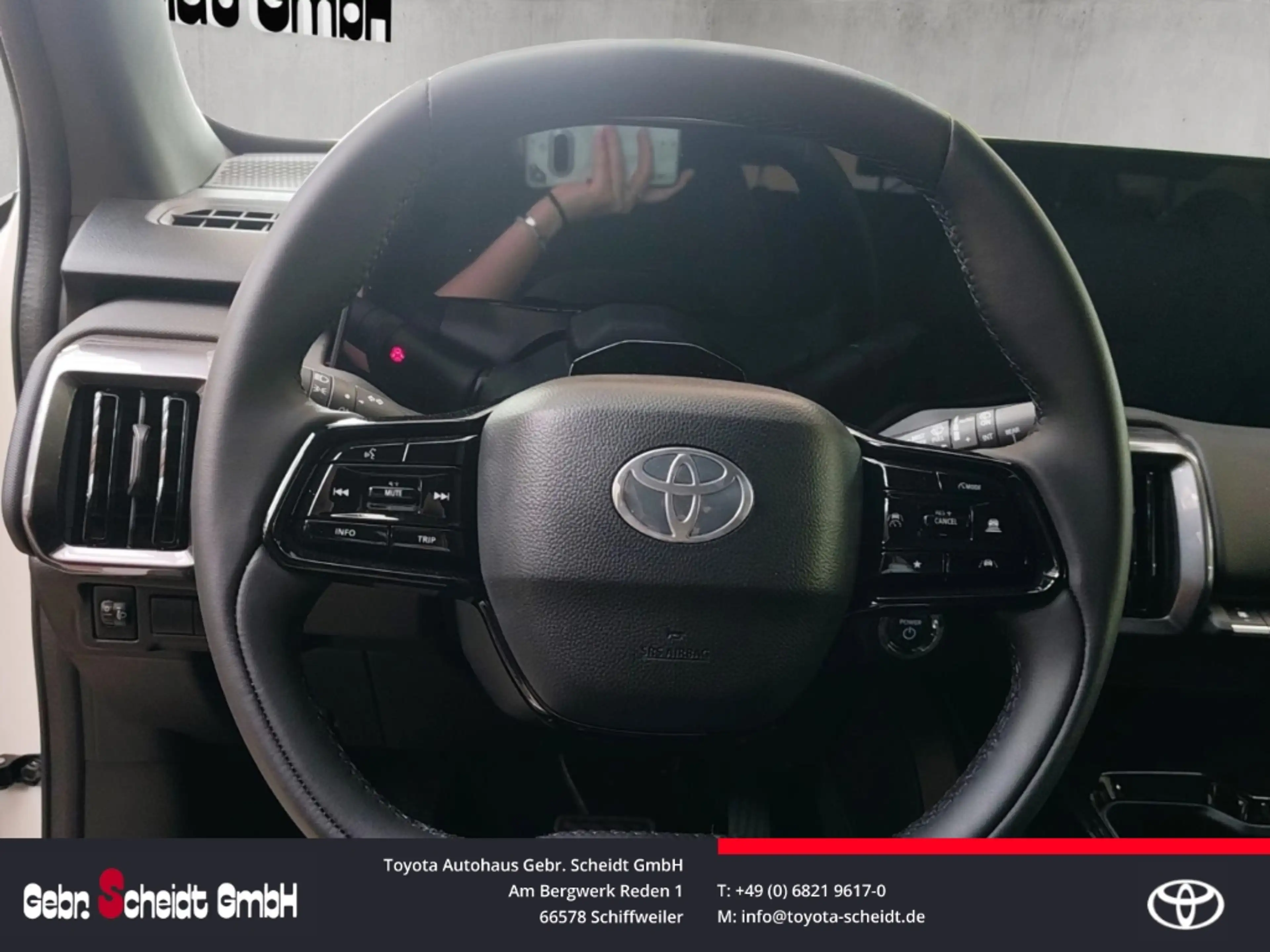Toyota Urban Cruiser FWD Teamplayer 61kWh Rückfahrkamera Sitzheizung Ap — photo 15