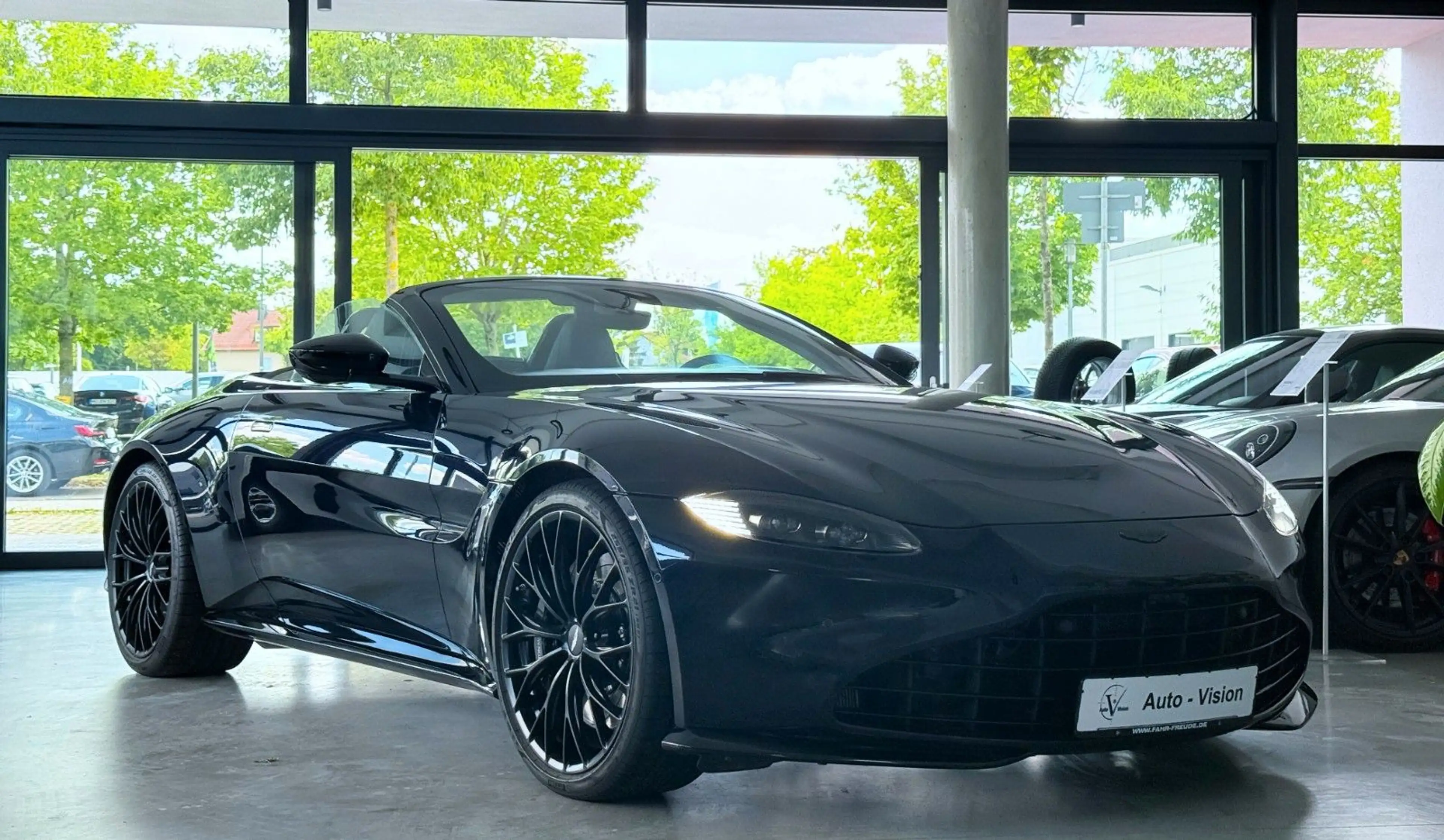 Aston Martin V8 Vantage 4.0 V8 Roadster *Sitzbelüftng*Homelink — photo 5
