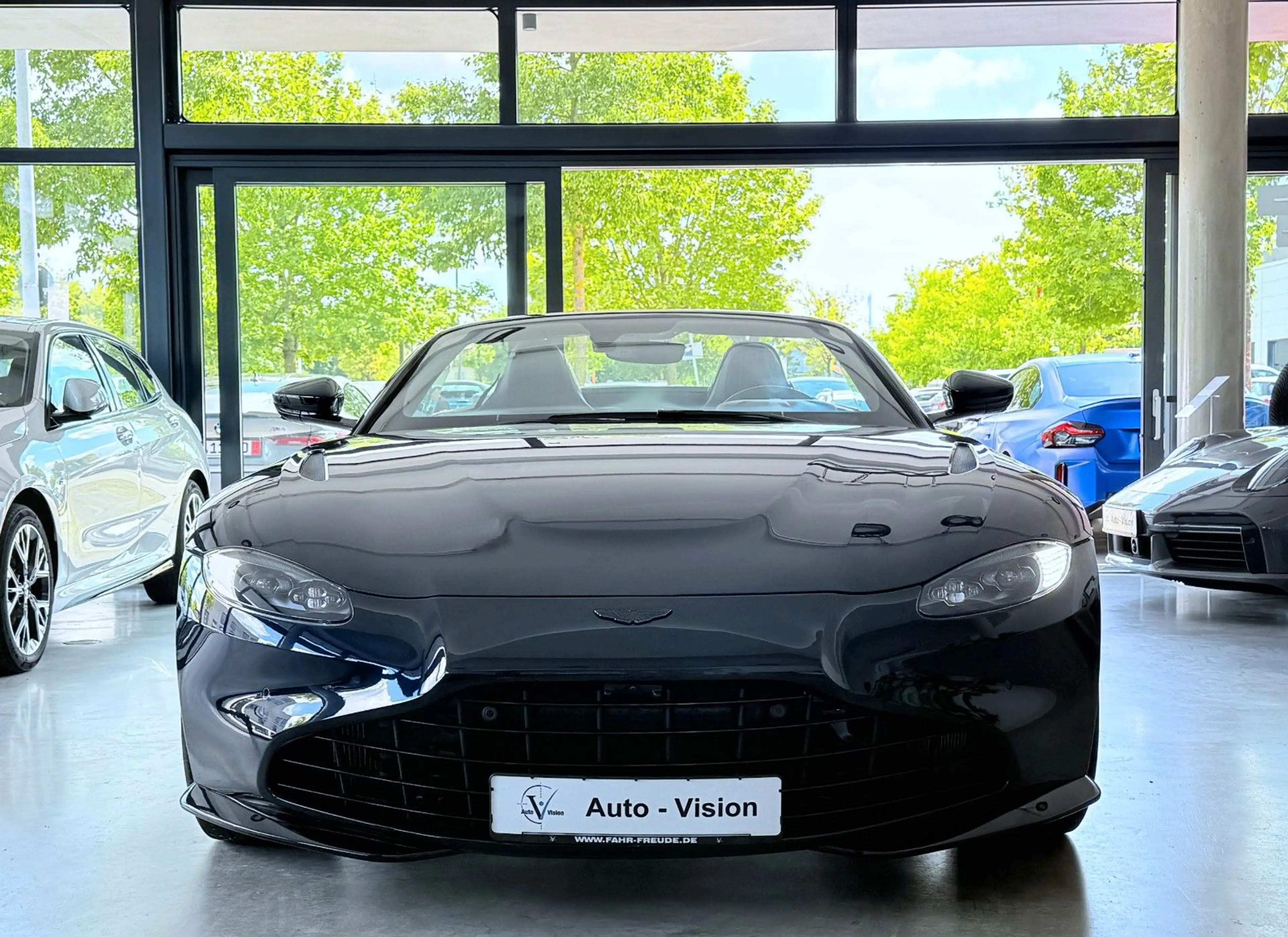 Aston Martin V8 Vantage 4.0 V8 Roadster *Sitzbelüftng*Homelink — photo 4