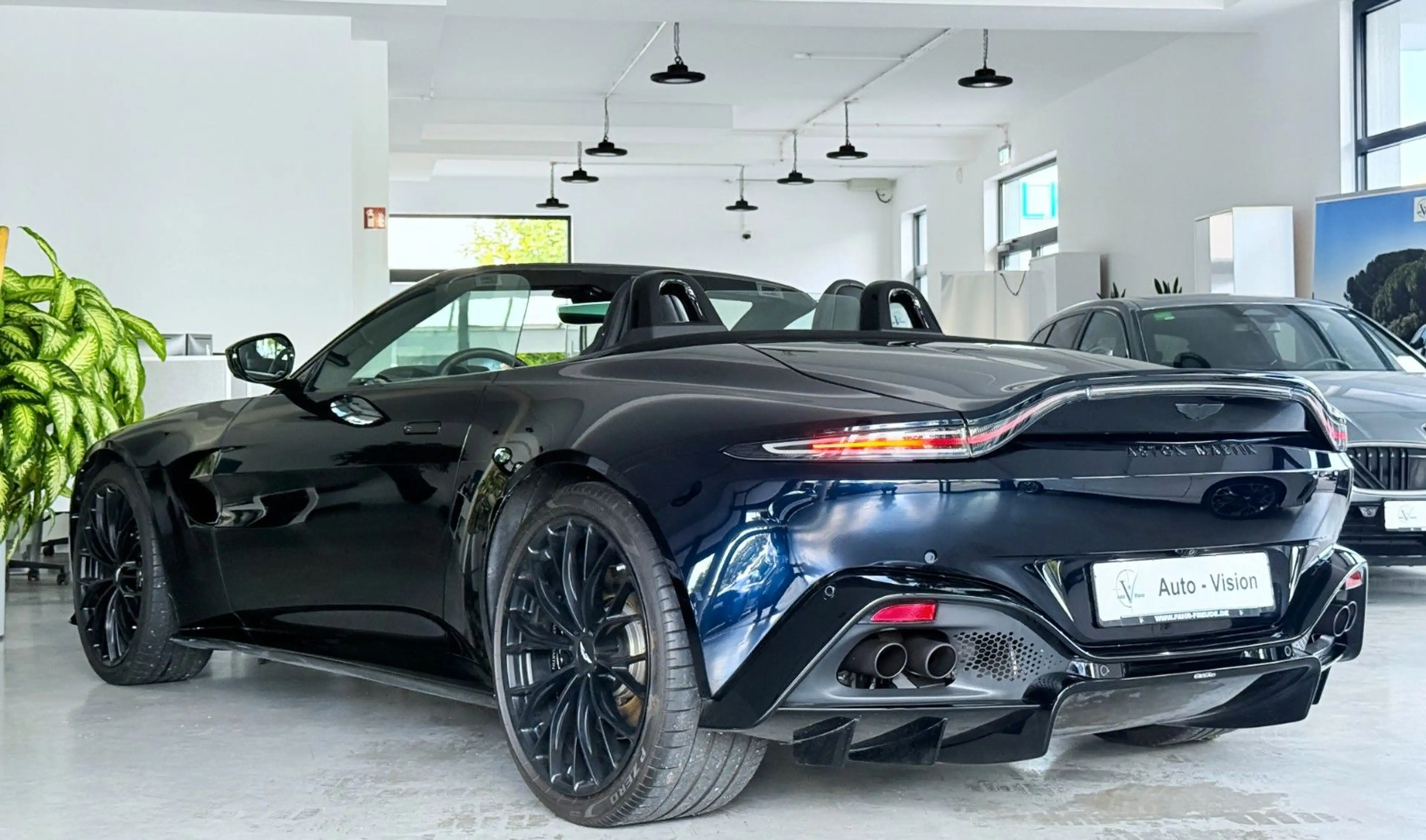 Aston Martin V8 Vantage 4.0 V8 Roadster *Sitzbelüftng*Homelink — photo 6