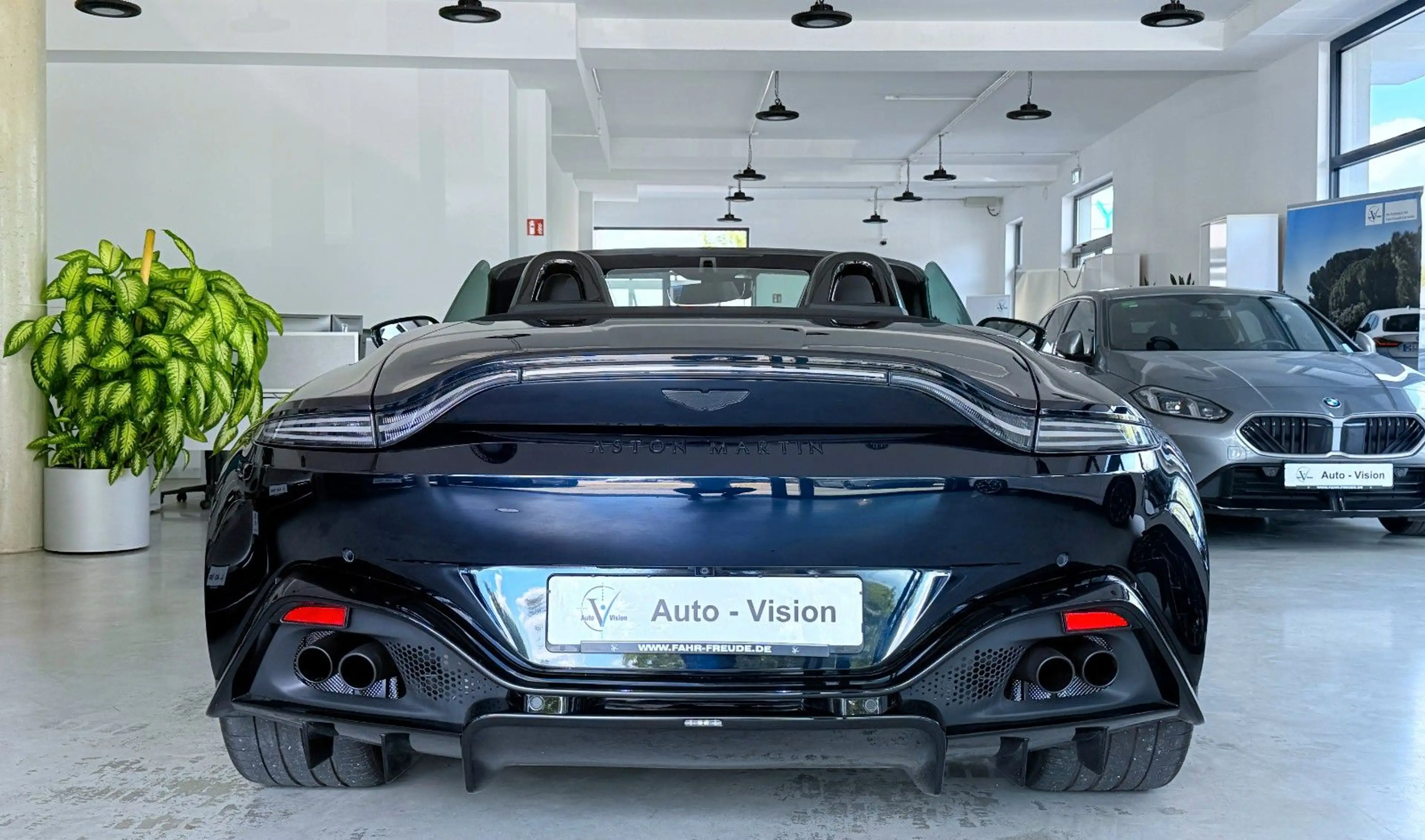Aston Martin V8 Vantage 4.0 V8 Roadster *Sitzbelüftng*Homelink — photo 7
