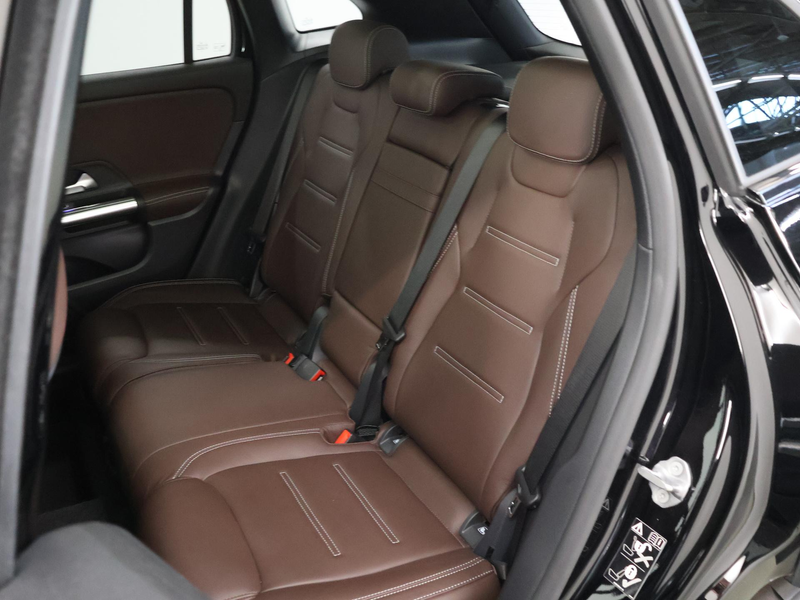 Mercedes-Benz GLA 250 e AMG Line | Night | Panoramadak | Leder | 19" lic — photo 11