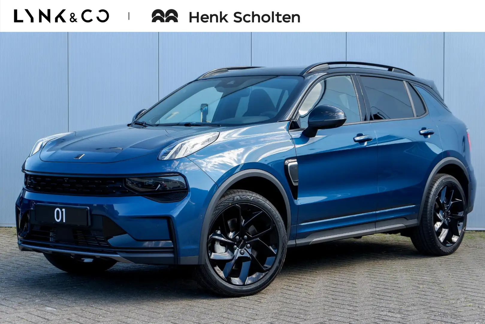 Lynk & Co 01 AUT7 261PK | BLACK EDITION | Zwarte hemel | Panora Azul - 1