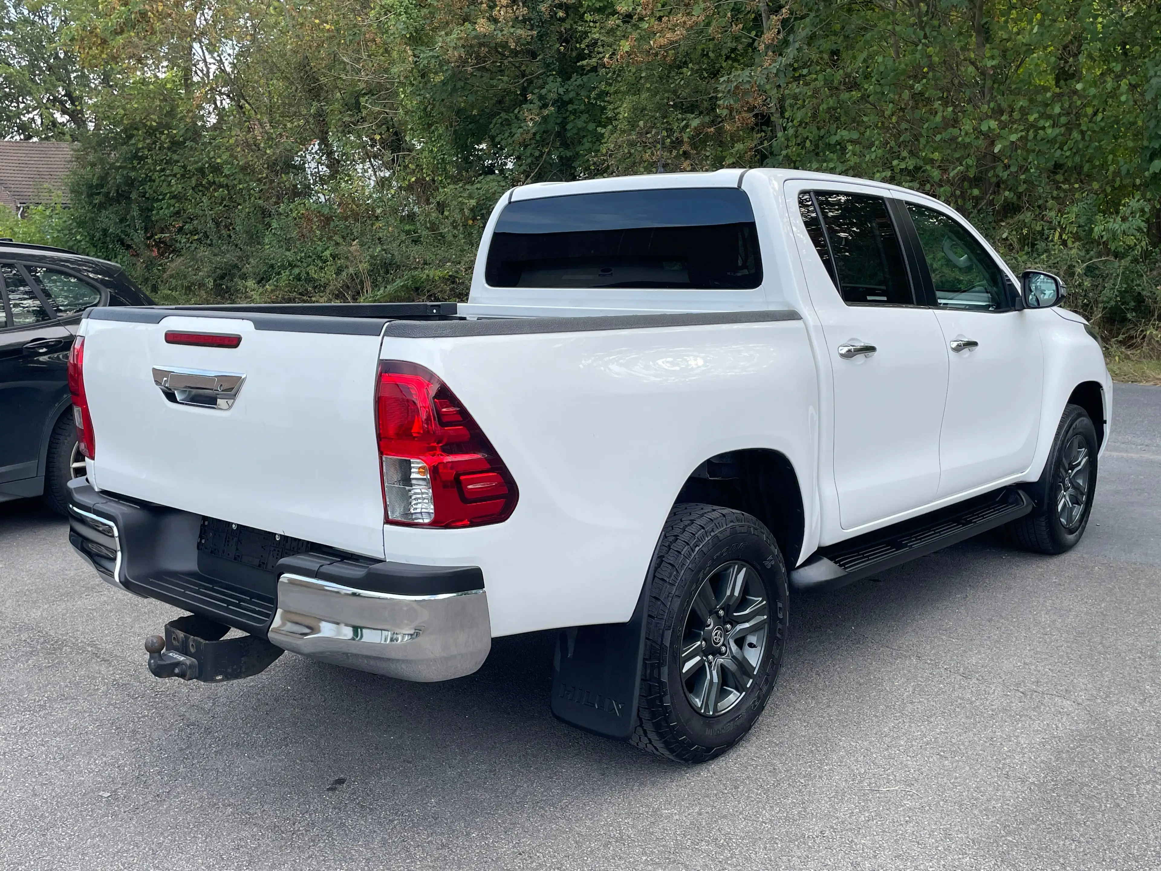 Toyota Hilux 2.4D-4D 4WD AUTOMATIK NAVI CLIMA MARCHE PIED BENNE — photo 4