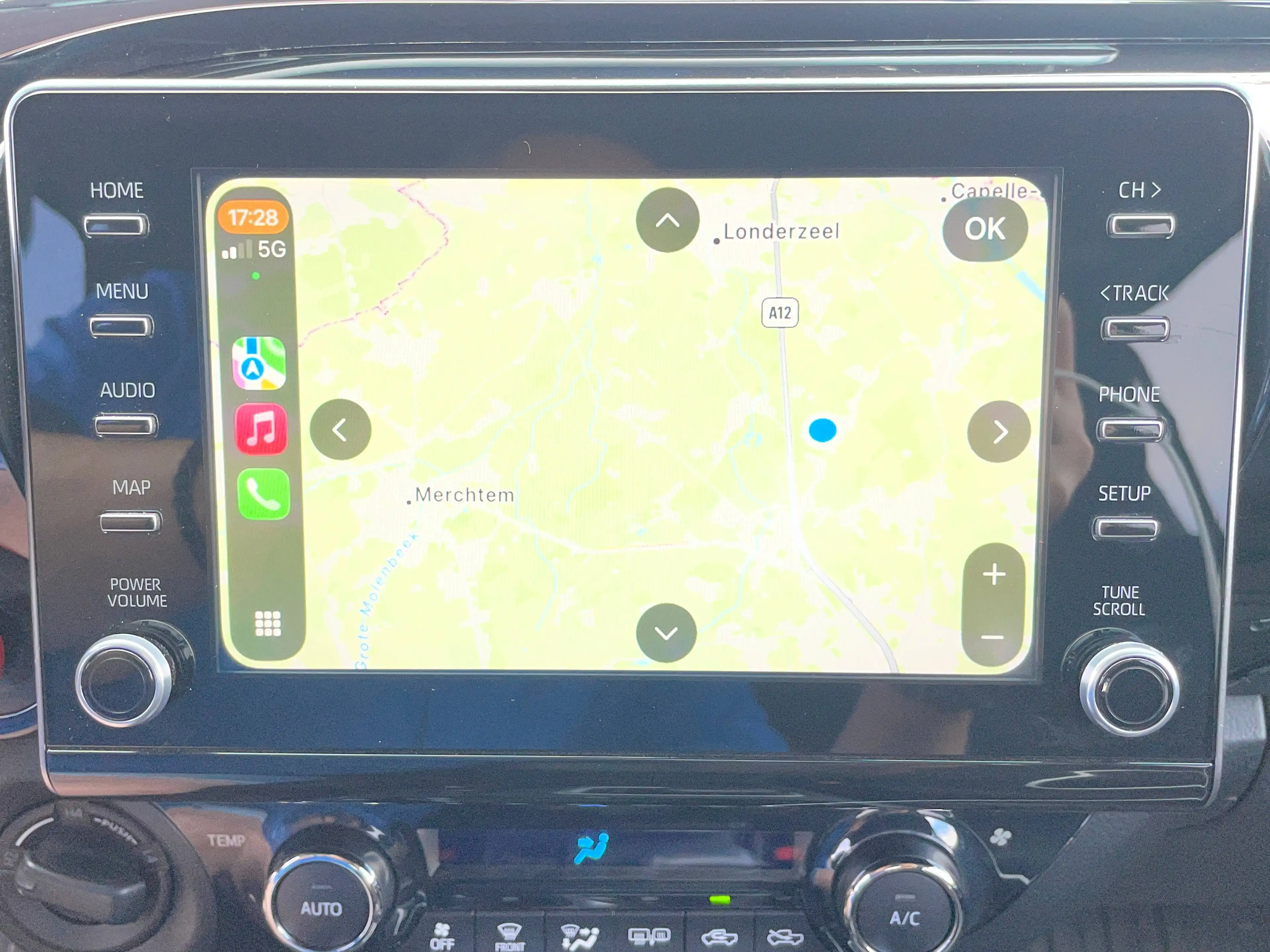 Toyota Hilux 2.4D-4D 4WD AUTOMATIK NAVI CLIMA MARCHE PIED BENNE — photo 13