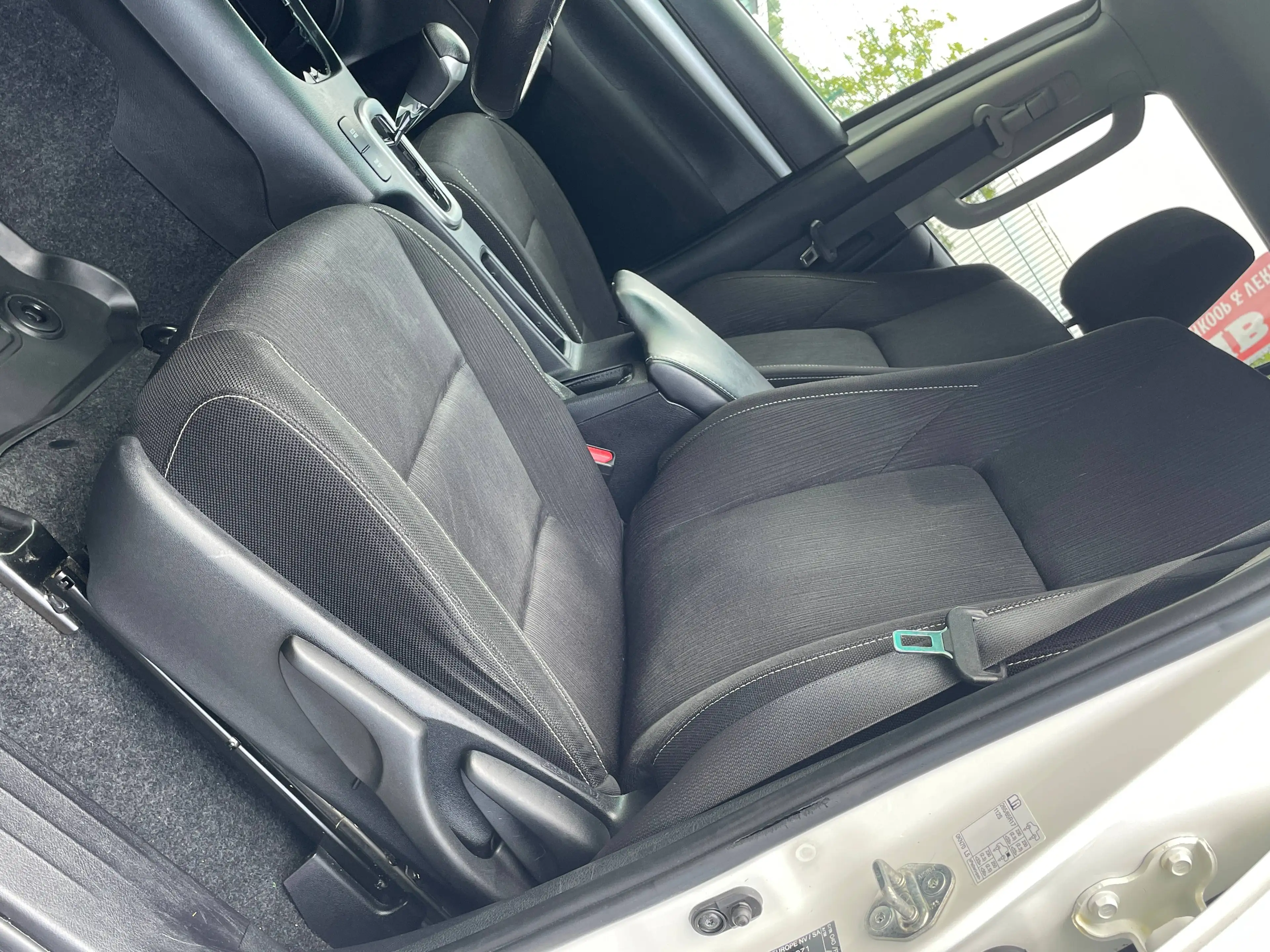 Toyota Hilux 2.4D-4D 4WD AUTOMATIK NAVI CLIMA MARCHE PIED BENNE — photo 7