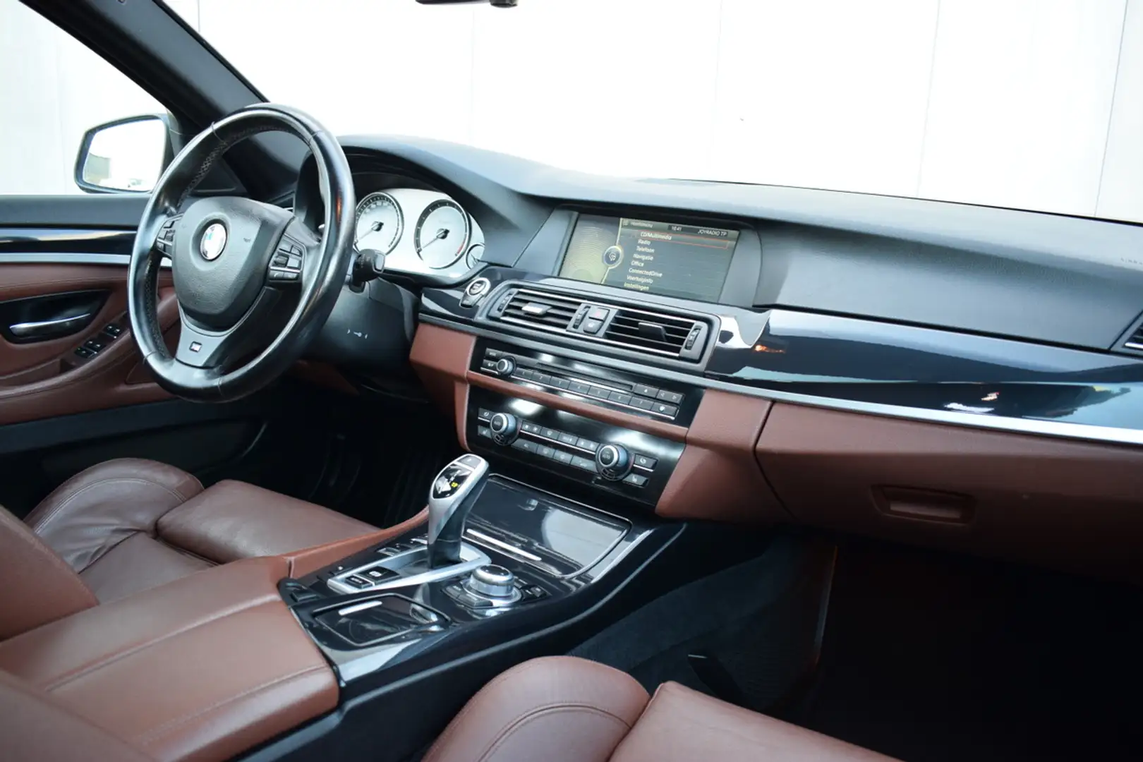 BMW 520 5-serie Touring 520D Automaat High Executive Panor Grijs - 2