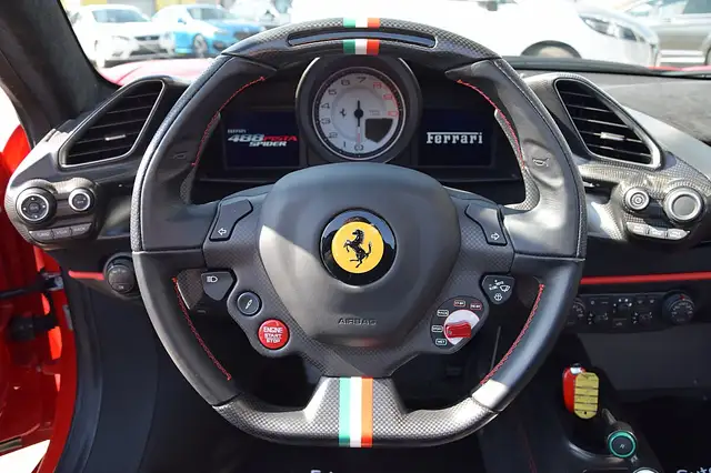 Ferrari 488 Spider Pista Spider *Full Carbon*LIFT*Kamera*Tr... Ansicht 7
