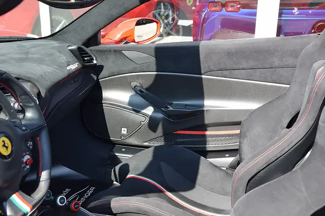 Ferrari 488 Spider Pista Spider *Full Carbon*LIFT*Kamera*Tr... Ansicht 5