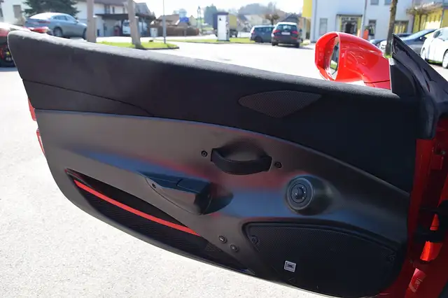 Ferrari 488 Spider Pista Spider *Full Carbon*LIFT*Kamera*Tr... Ansicht 11