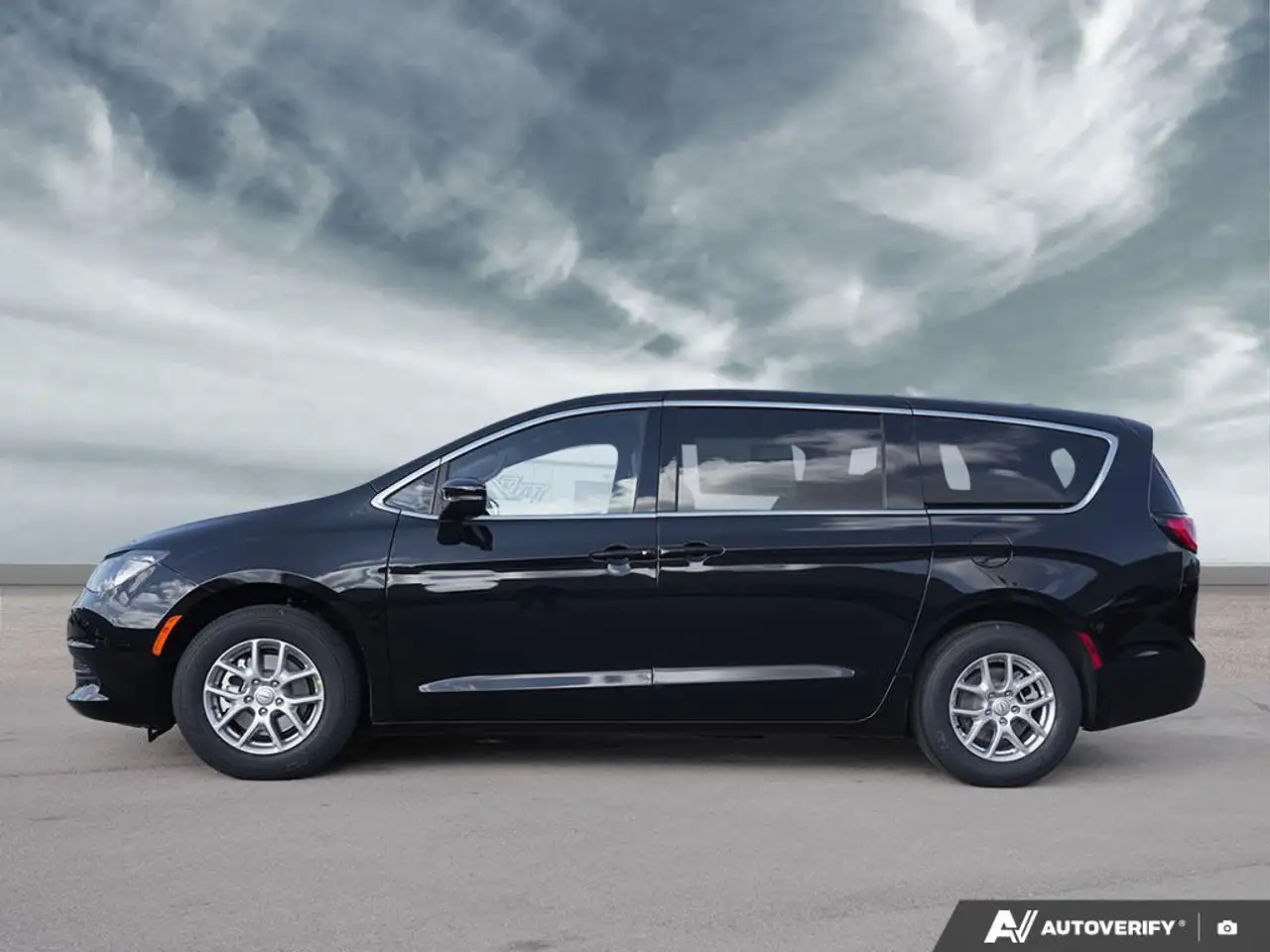 Chrysler Grand Caravan снимка Chrysler Grand Caravan